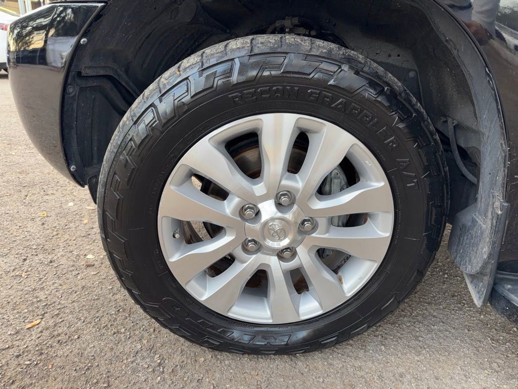2018 Toyota Sequoia - Photo 9