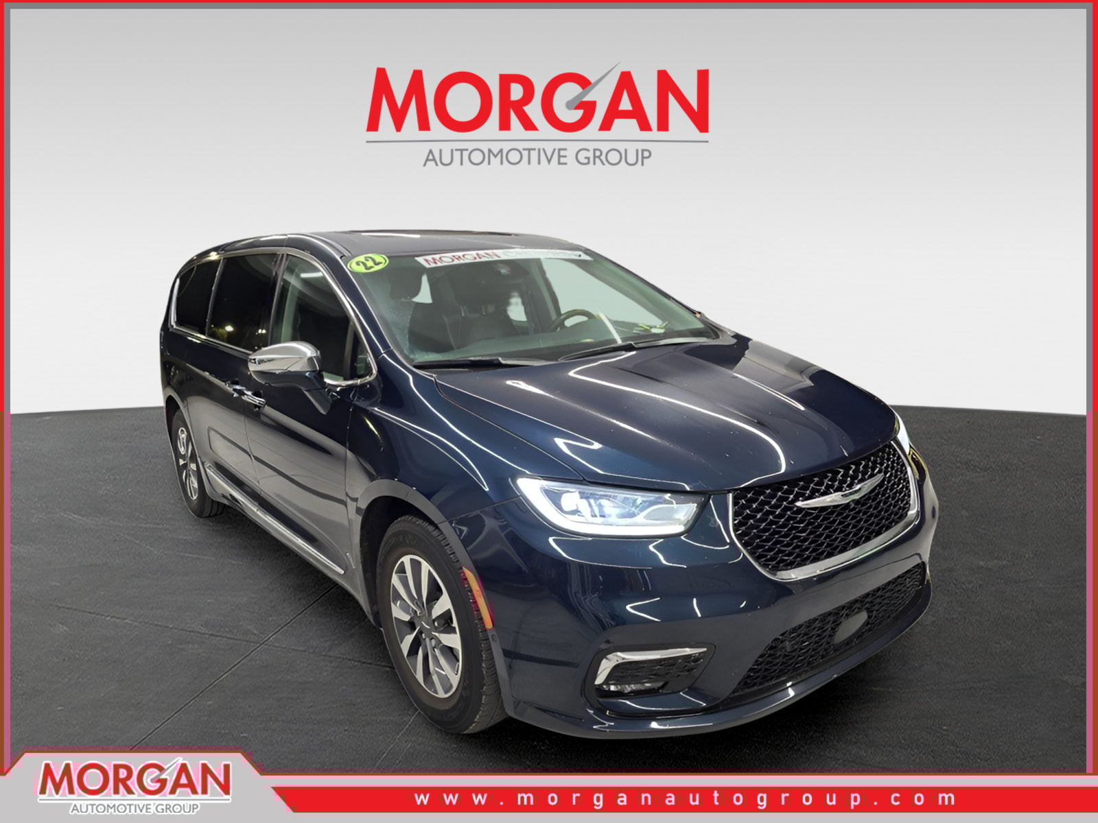 2022 Chrysler Pacifica Hybrid Limited's photo