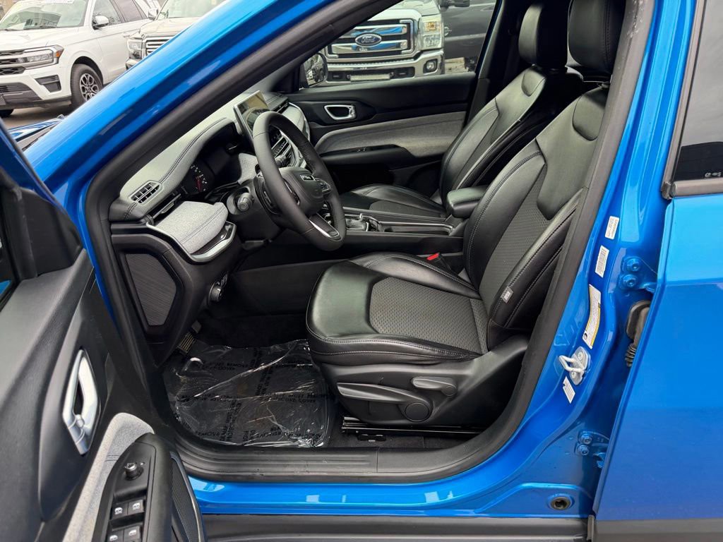 2023 Jeep Compass - Photo 15