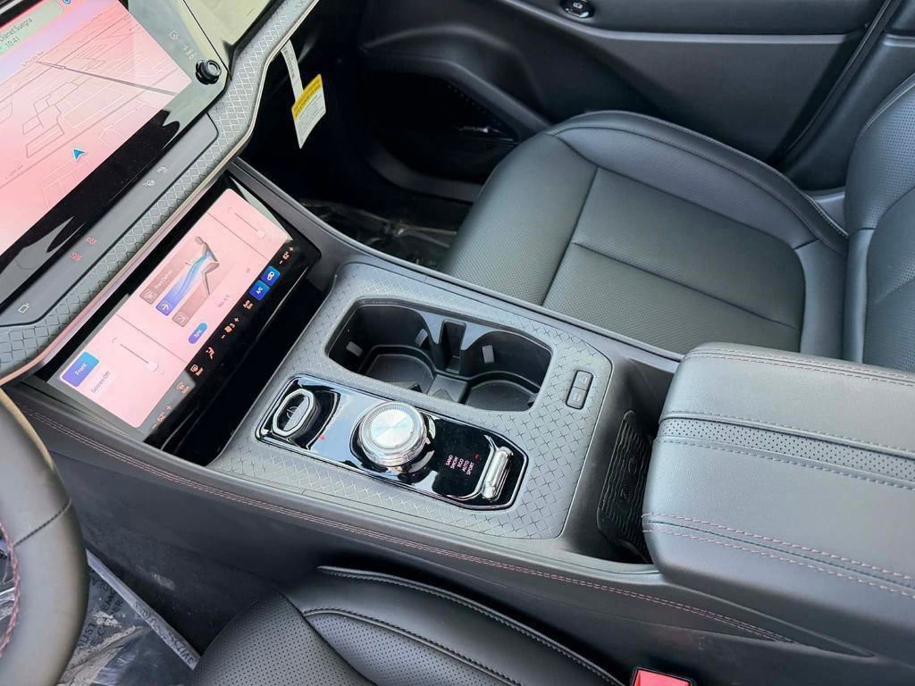 2025 Jeep Wagoneer S - Photo 15