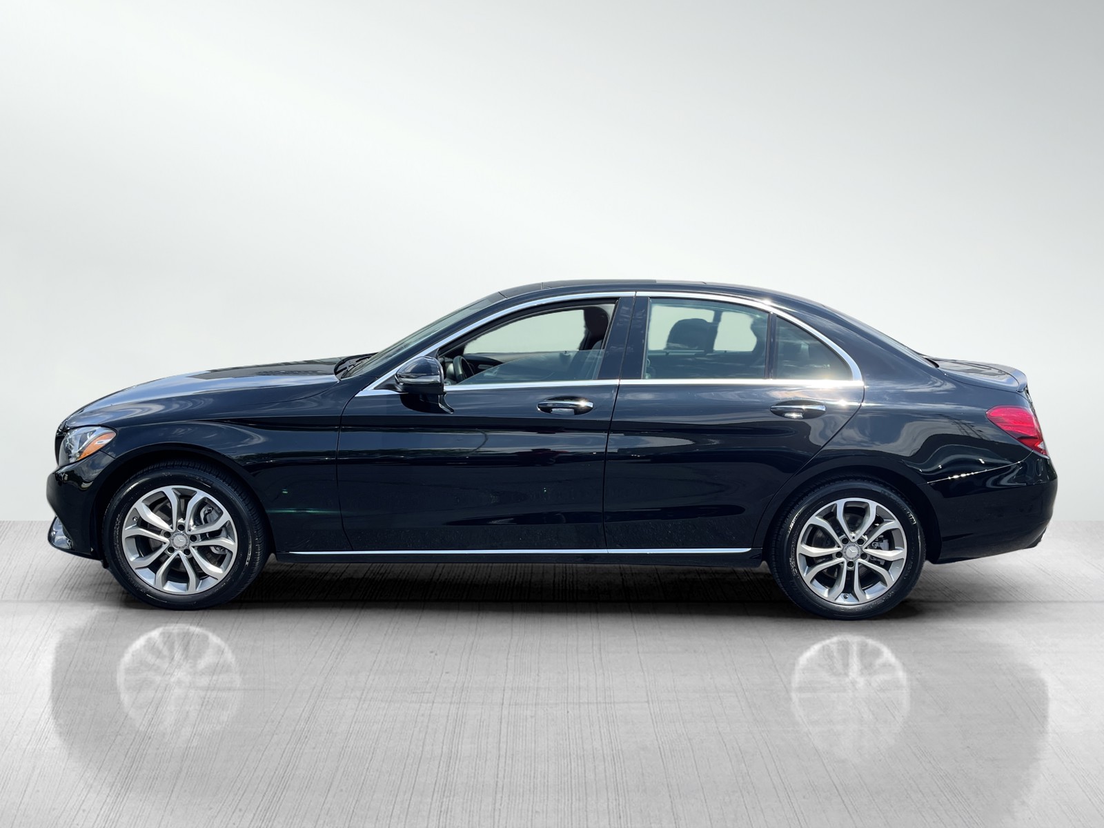 2016 Mercedes Benz C 300 Luxury 4MATIC photo 3