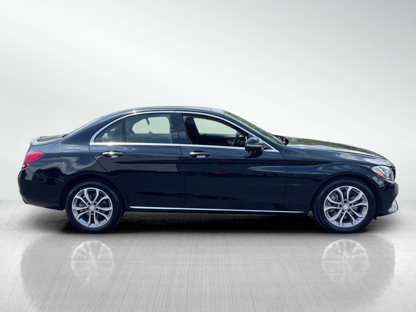 2016 Mercedes Benz C 300 Luxury 4MATIC photo 4