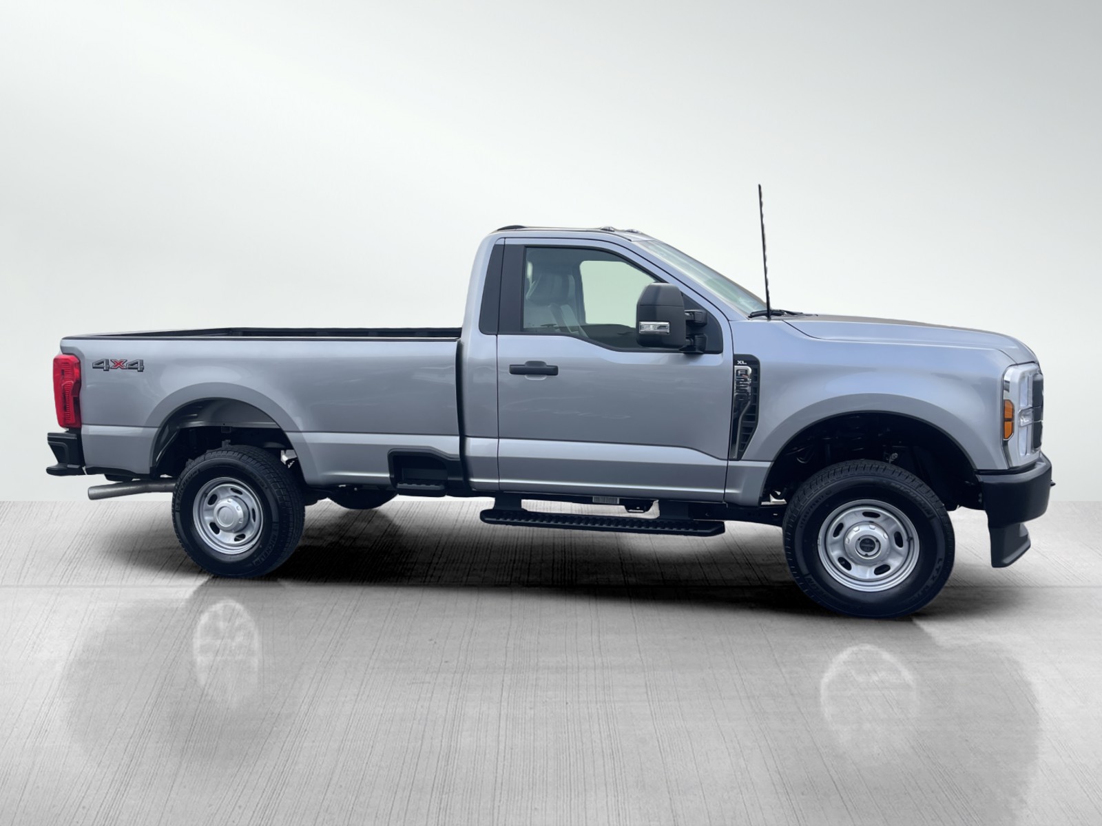 2024 Ford F-250 XL photo 4