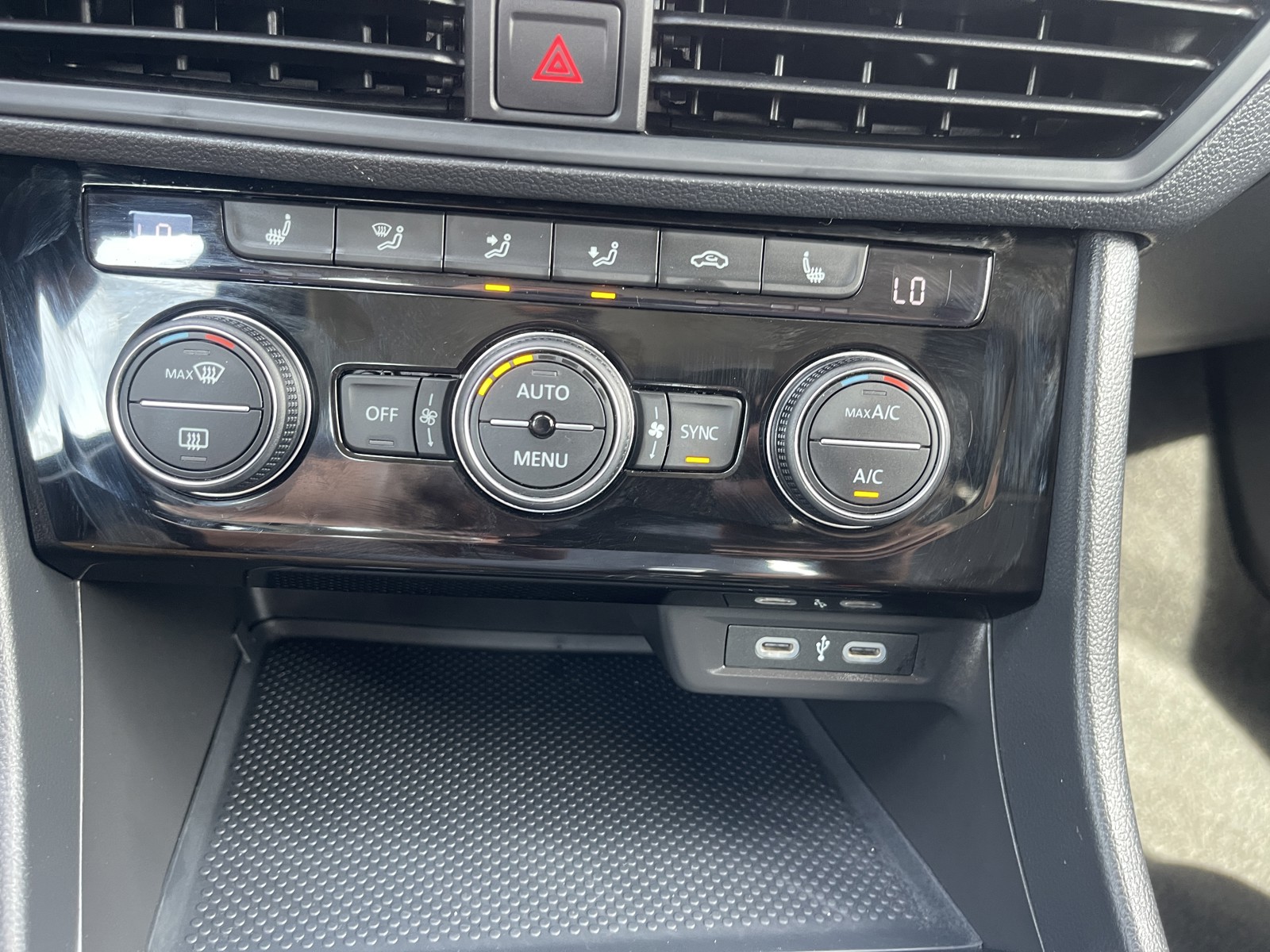 2024 Volkswagen Jetta SE photo 17