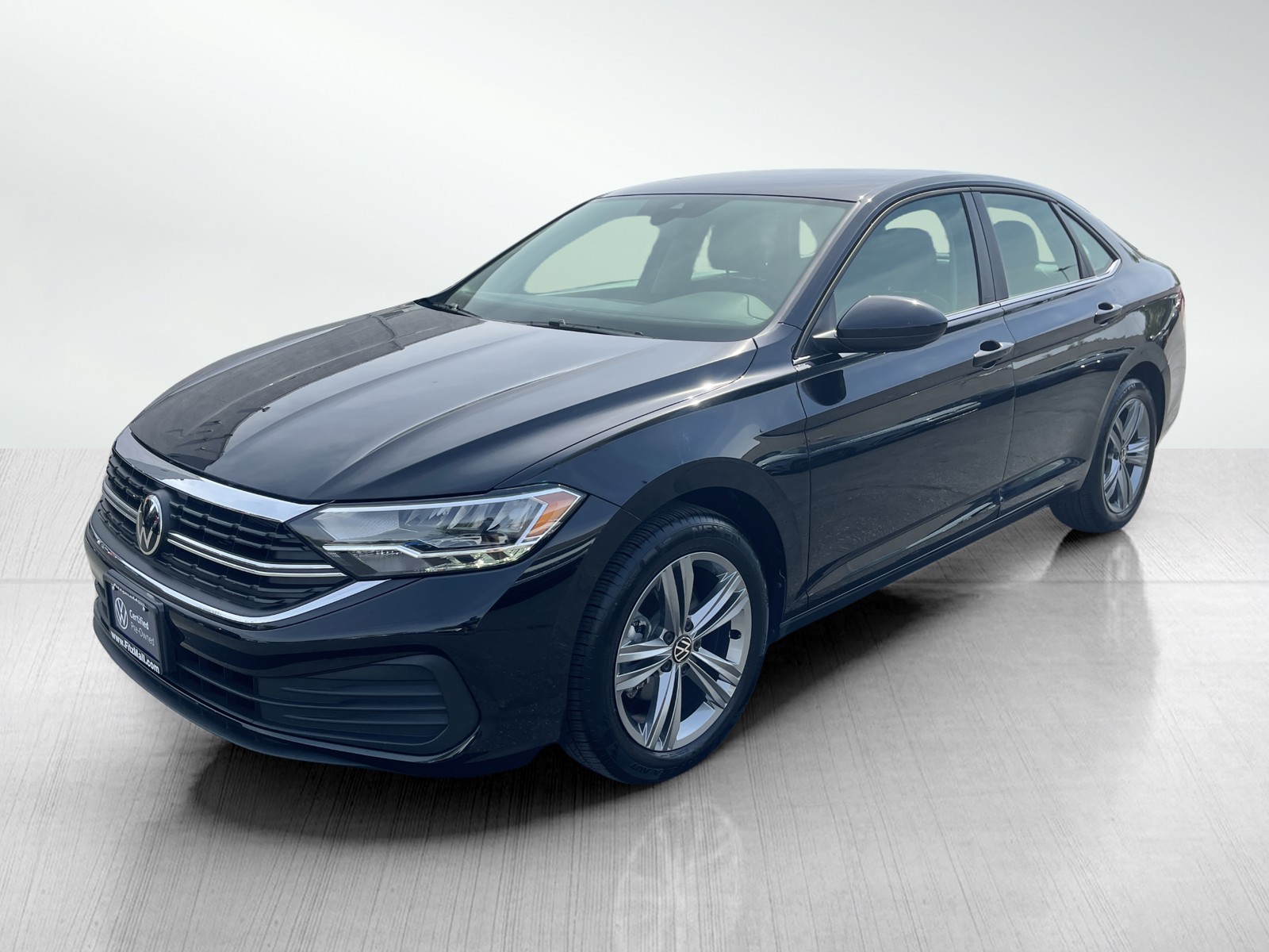 2024 Volkswagen Jetta SE photo 2