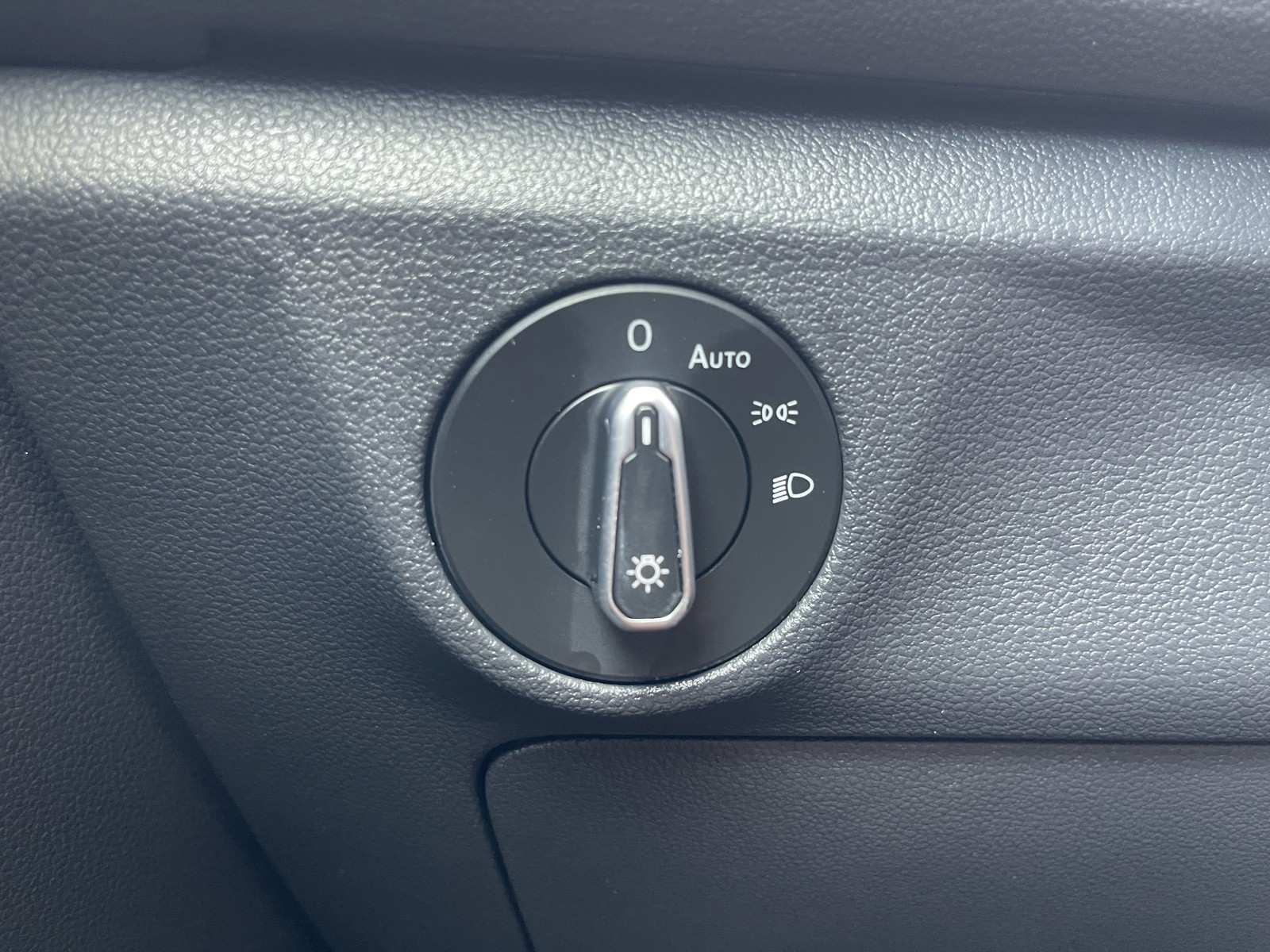 2024 Volkswagen Jetta SE photo 25