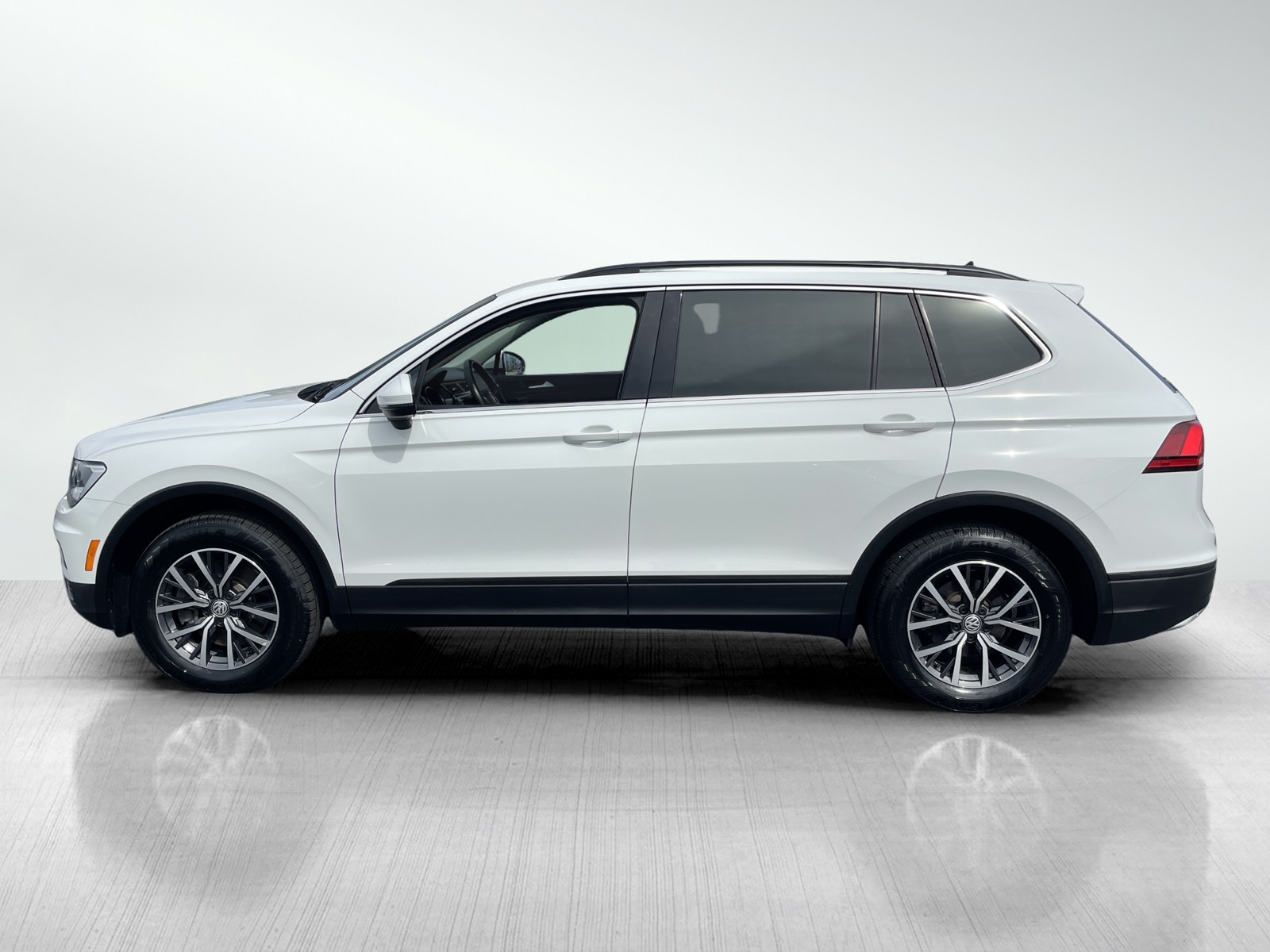 2019 Volkswagen Tiguan SE photo 3