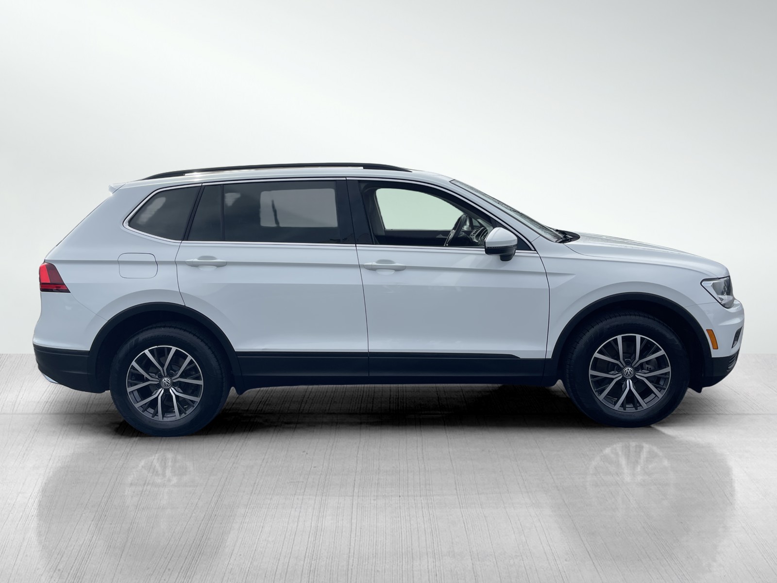 2019 Volkswagen Tiguan SE photo 4