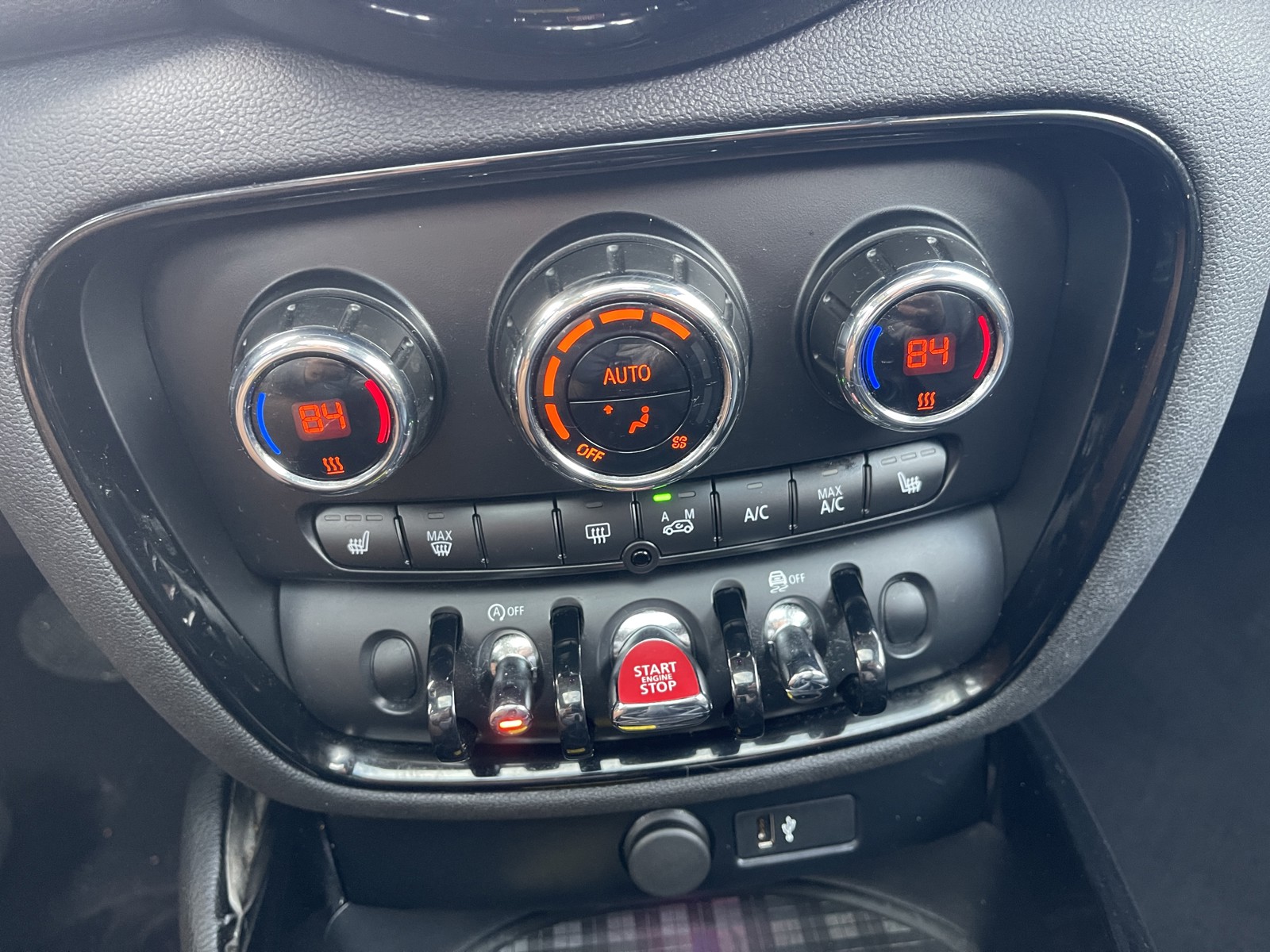 2019 Mini Clubman Base ALL4 photo 20