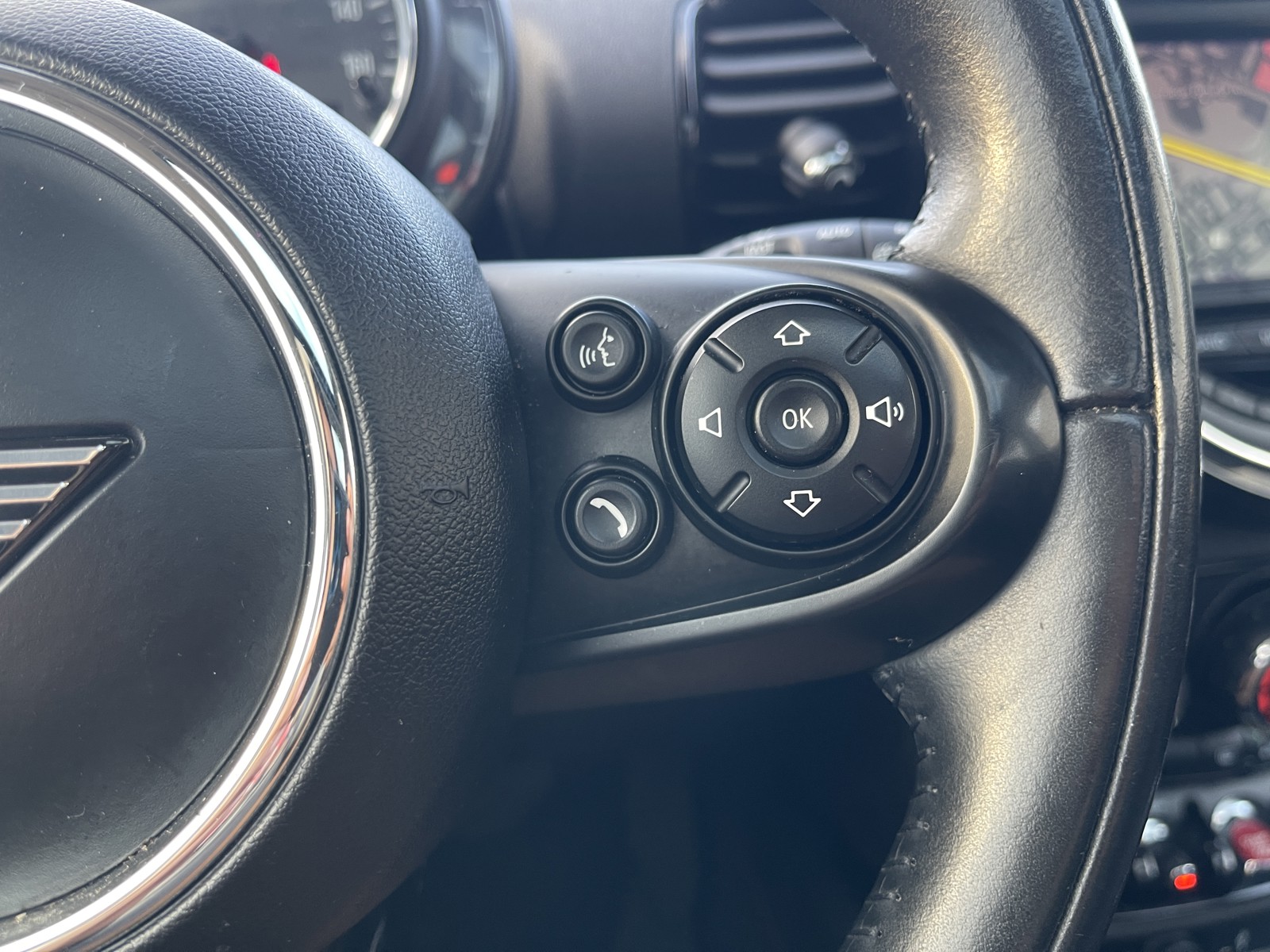2019 Mini Clubman Base ALL4 photo 22