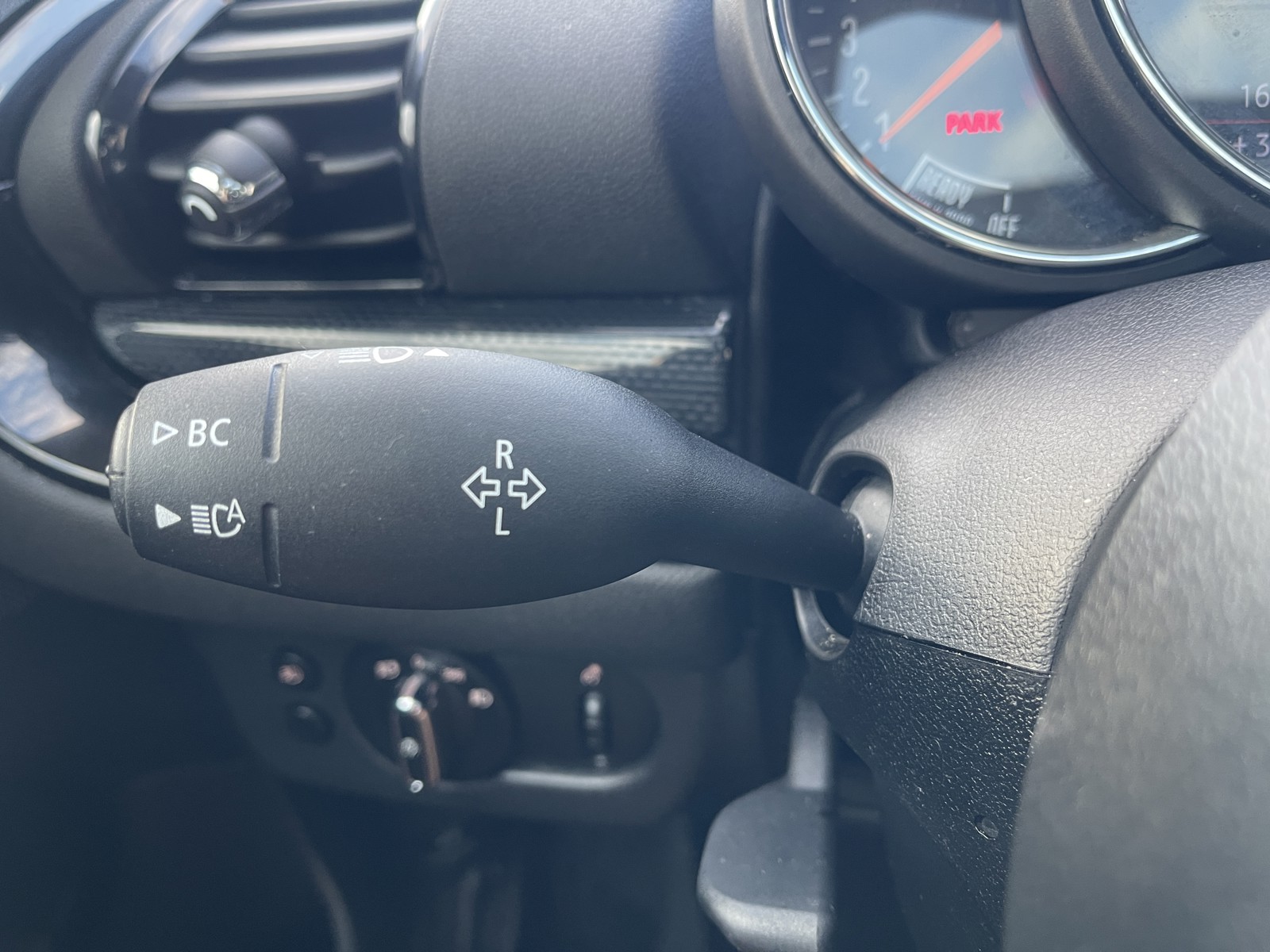 2019 Mini Clubman Base ALL4 photo 25