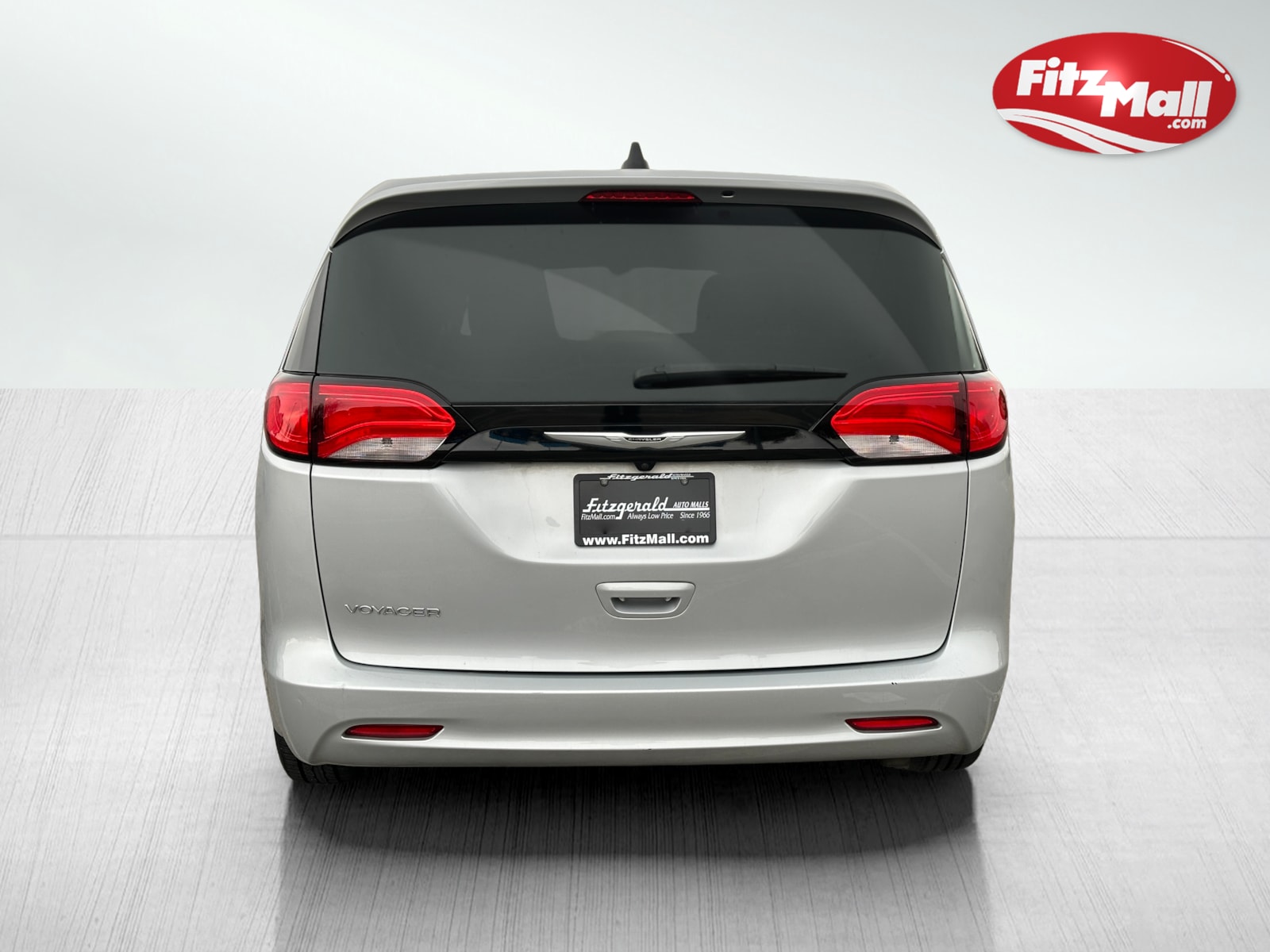 2022 Chrysler Voyager LX photo 5