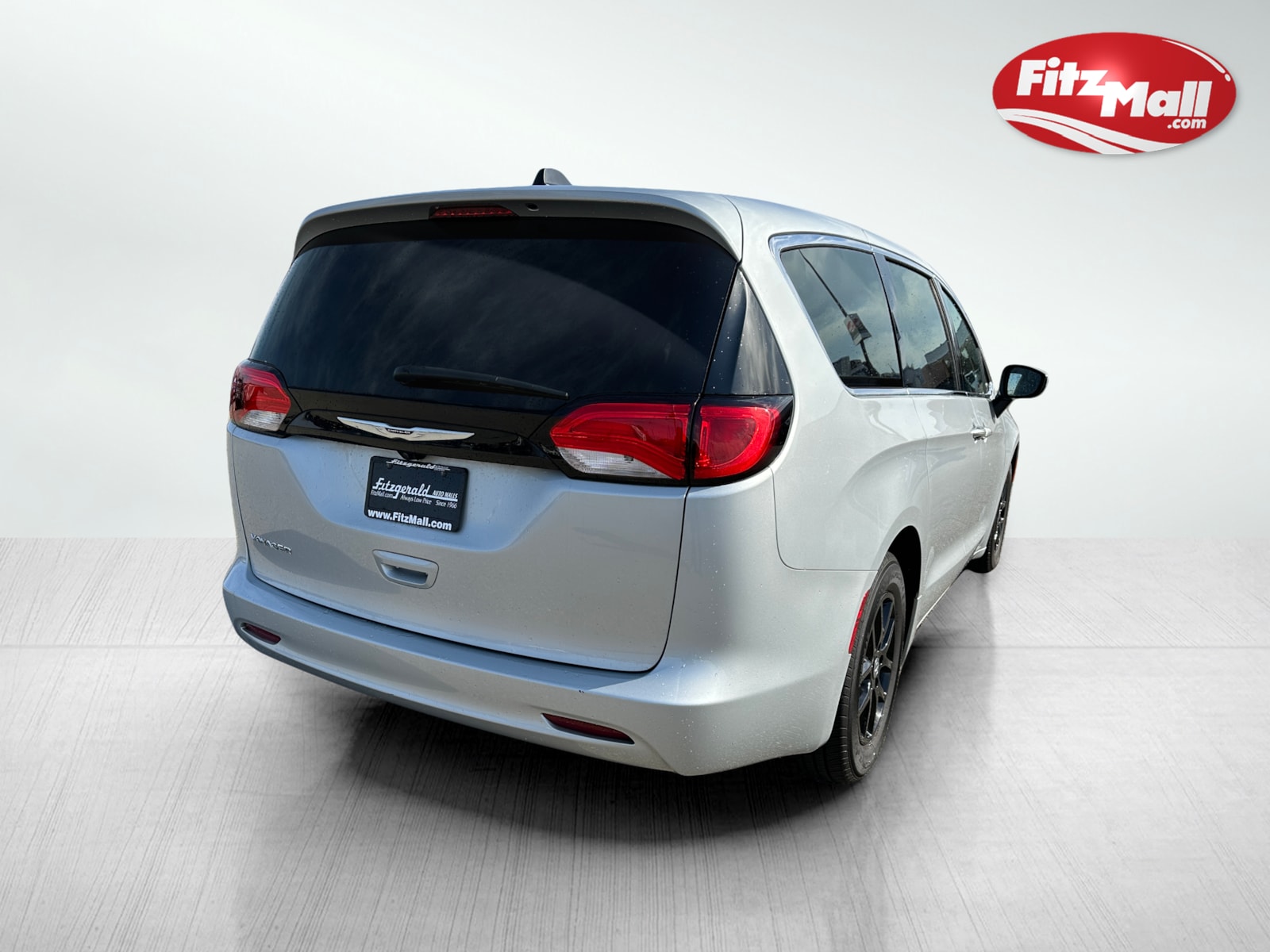 2022 Chrysler Voyager LX photo 7