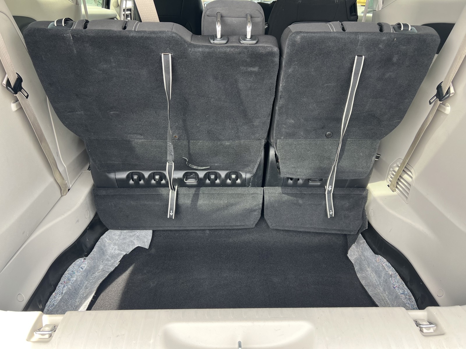 2022 Chrysler Voyager LX photo 12