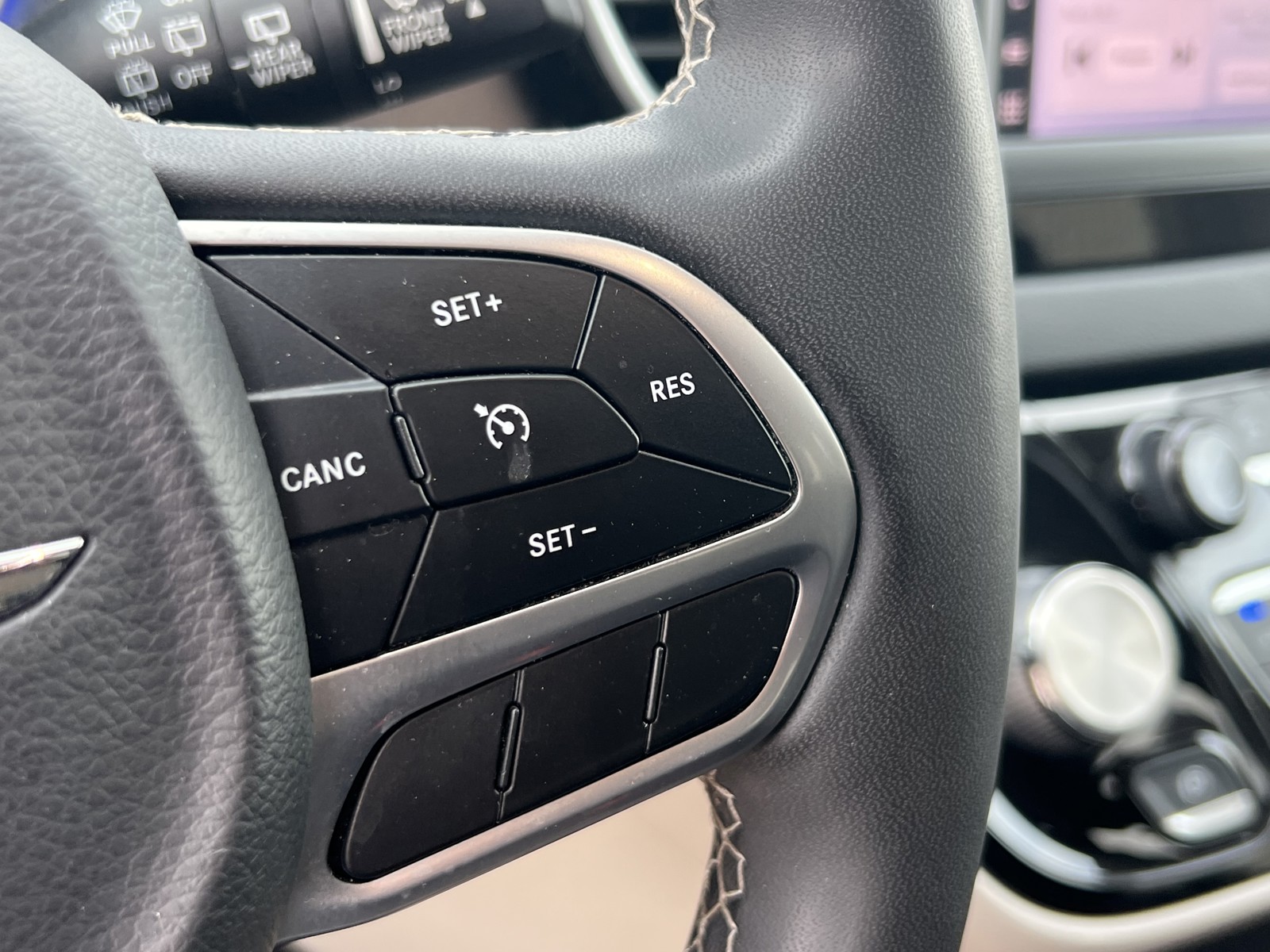 2022 Chrysler Voyager LX photo 17