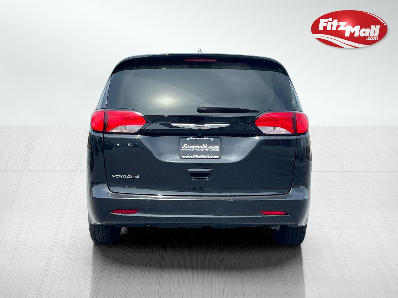 2022 Chrysler Voyager LX photo 4