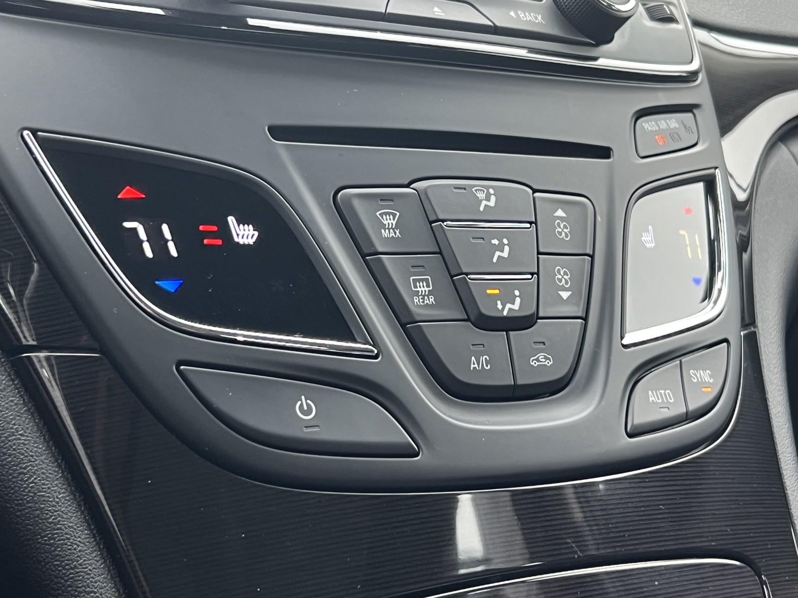 2016 Buick Regal Turbo photo 24