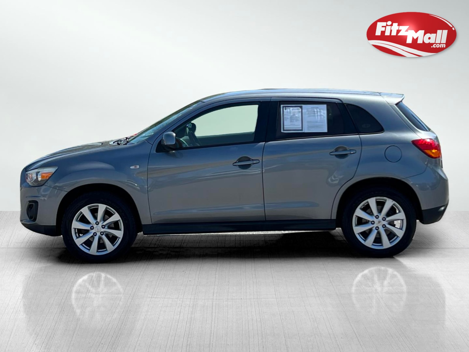 2015 Mitsubishi Outlander Sport ES photo 3