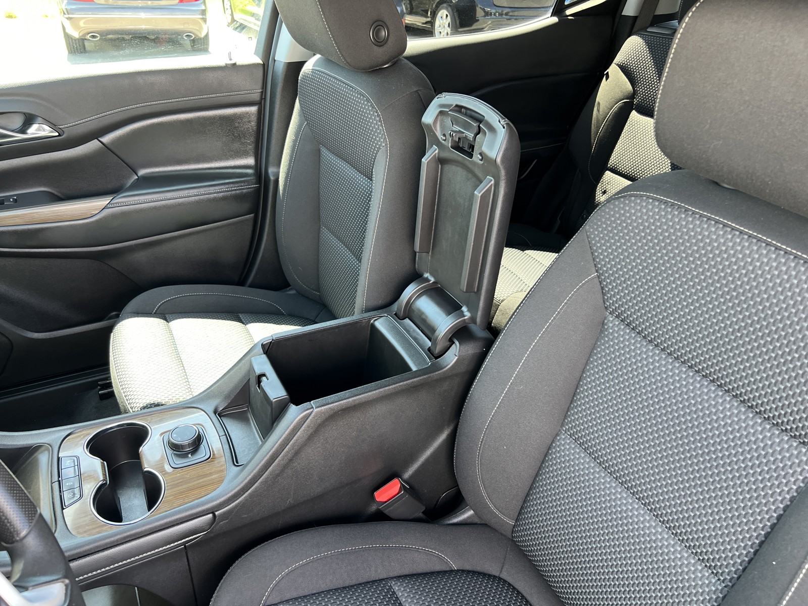 2022 Gmc Acadia SLE photo 15