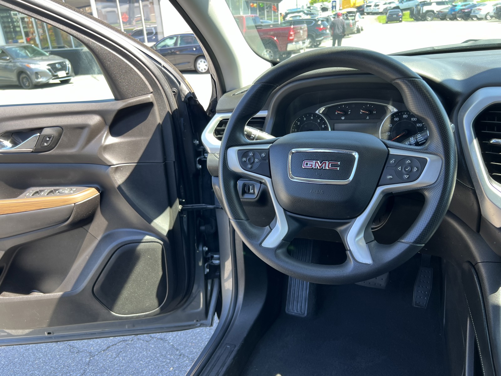 2022 Gmc Acadia SLE photo 9