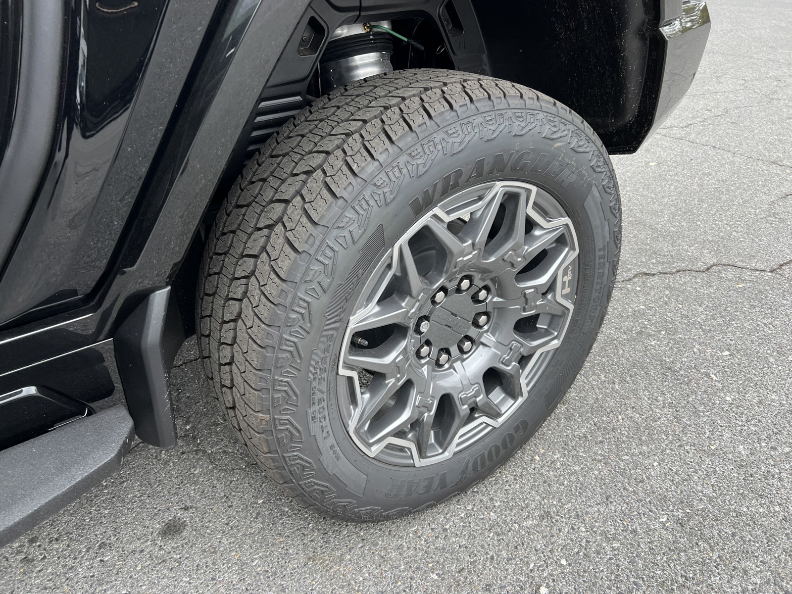 2025 Gmc Hummer EV photo 24