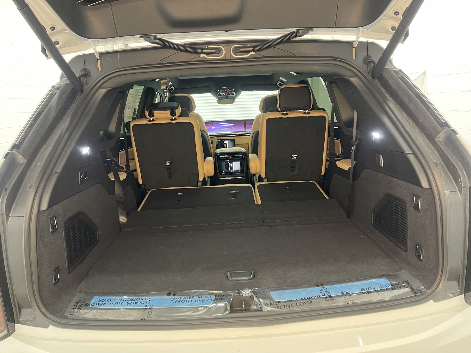 2025 Cadillac Escalade IQ Sport photo 14