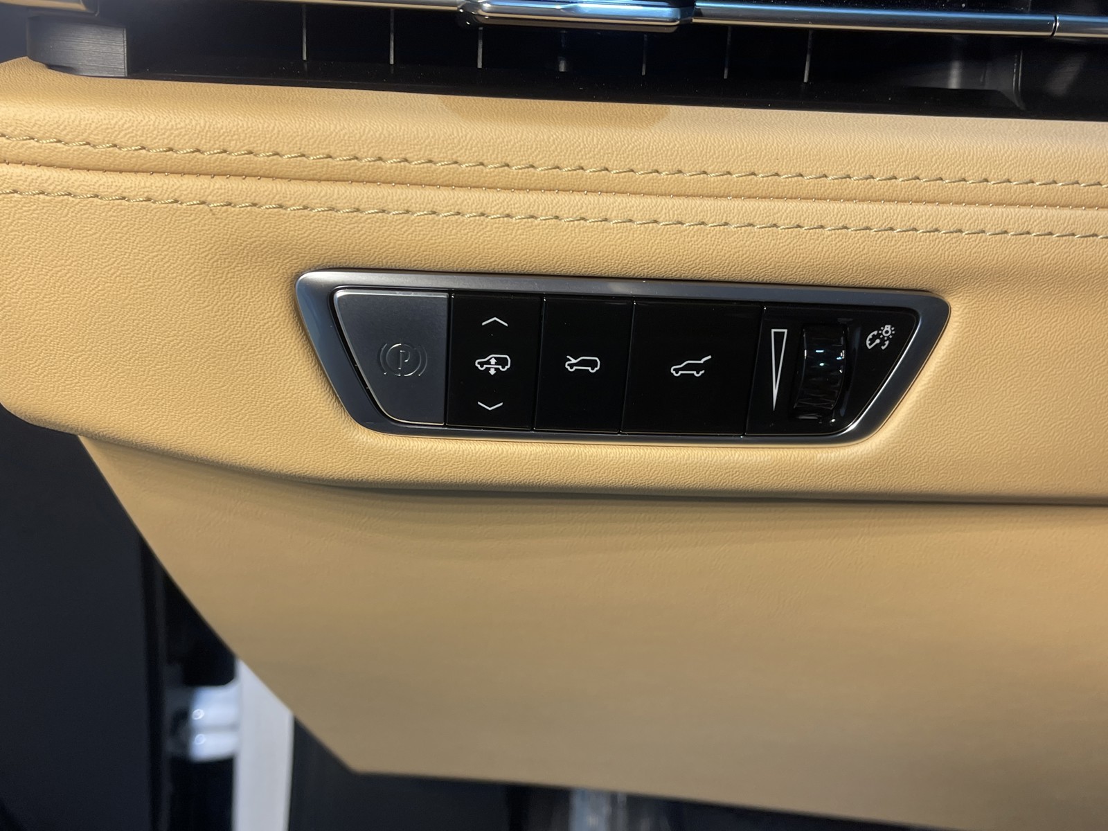 2025 Cadillac Escalade IQ Sport photo 26