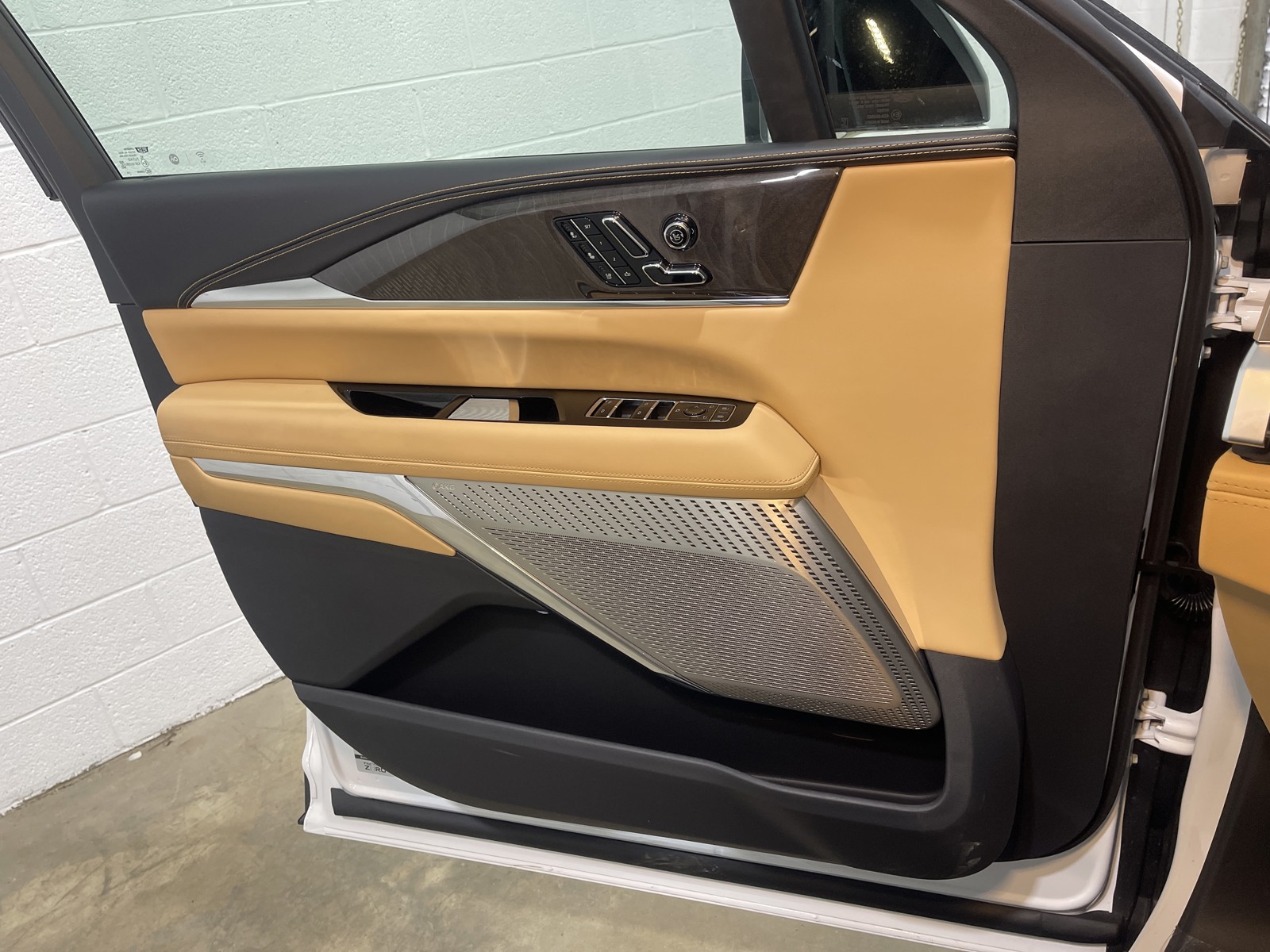 2025 Cadillac Escalade IQ Sport photo 28