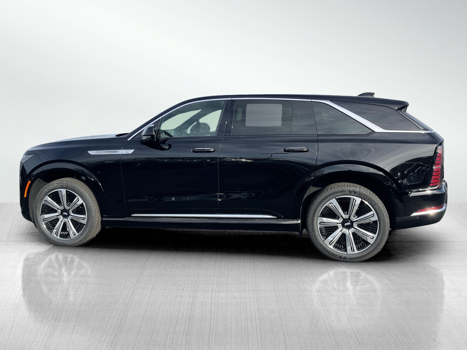 2025 Cadillac Escalade IQ Luxury photo 3