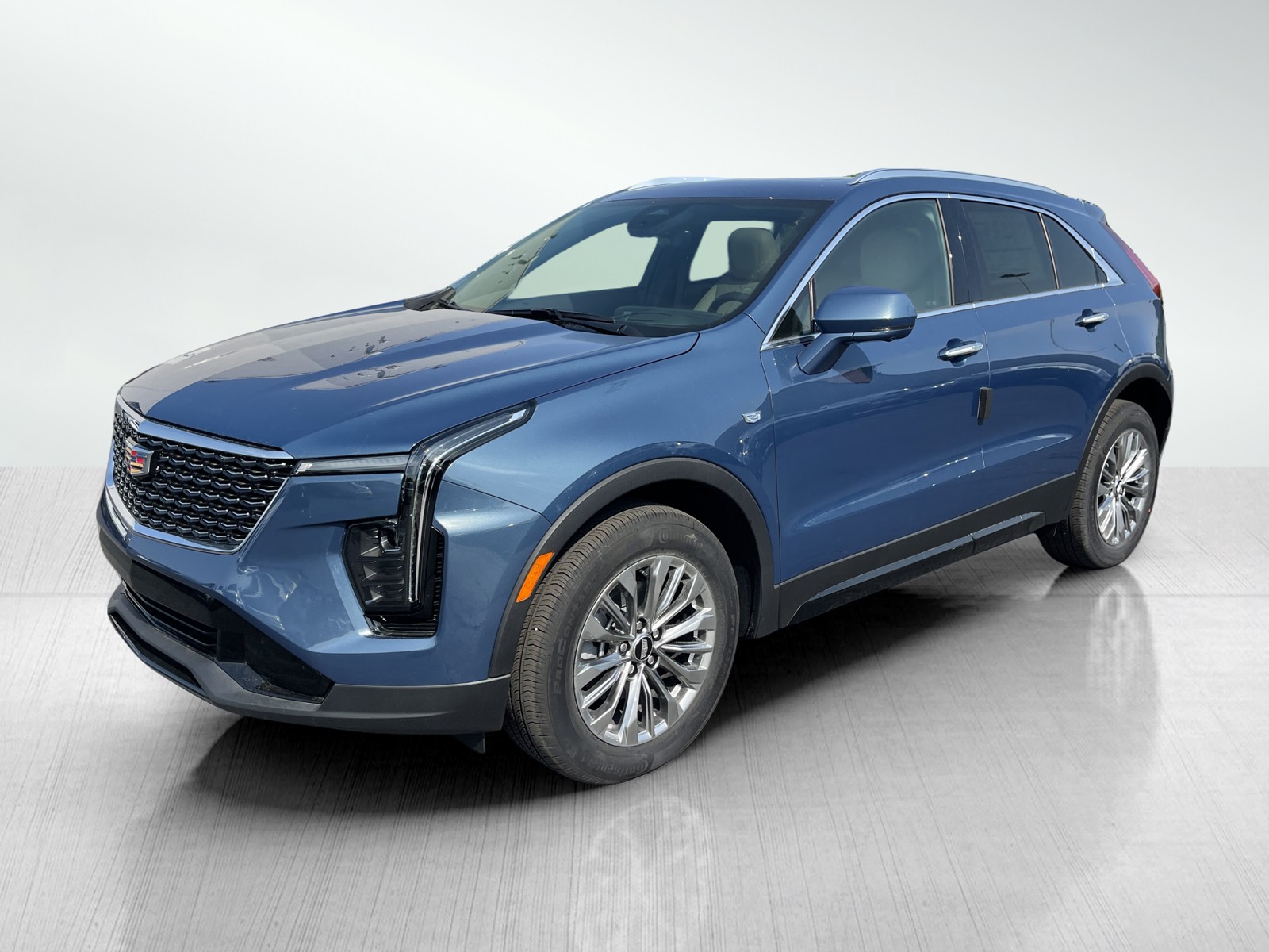 2025 Cadillac XT4 Premium Luxury photo 2