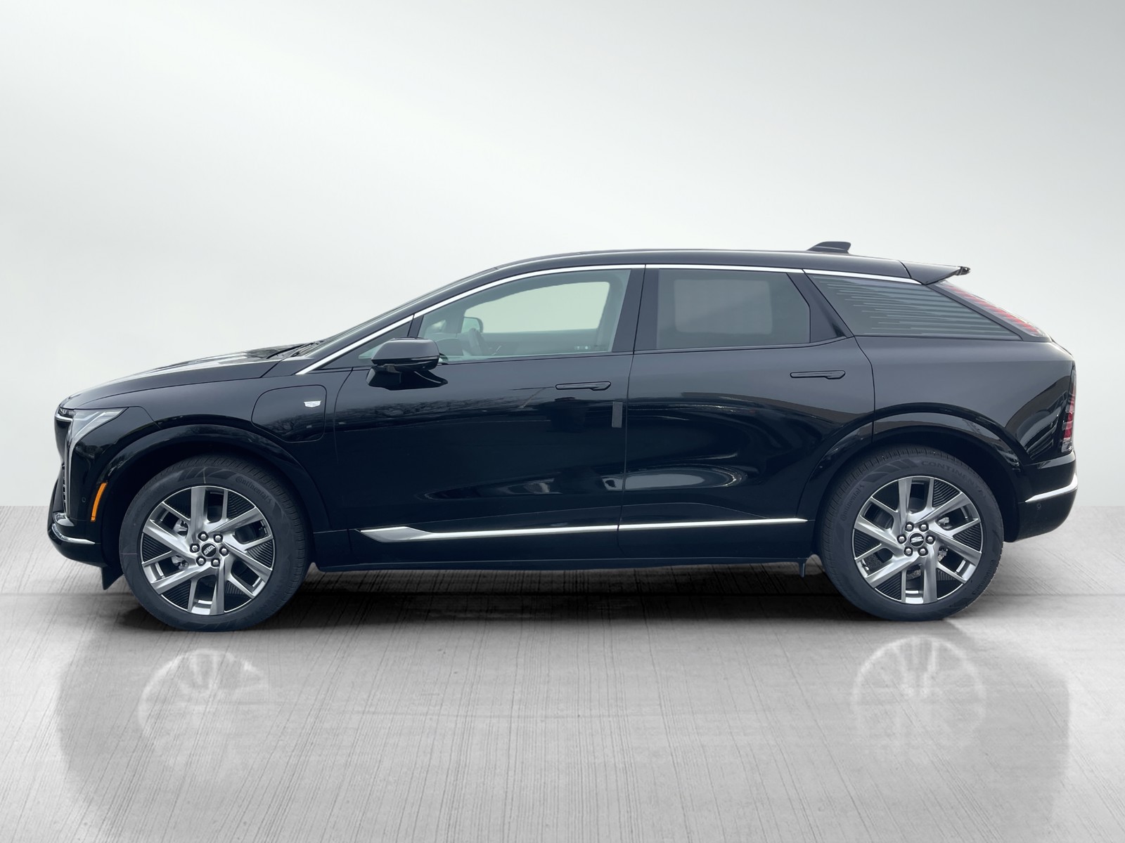 2025 Cadillac Optiq Luxury photo 3