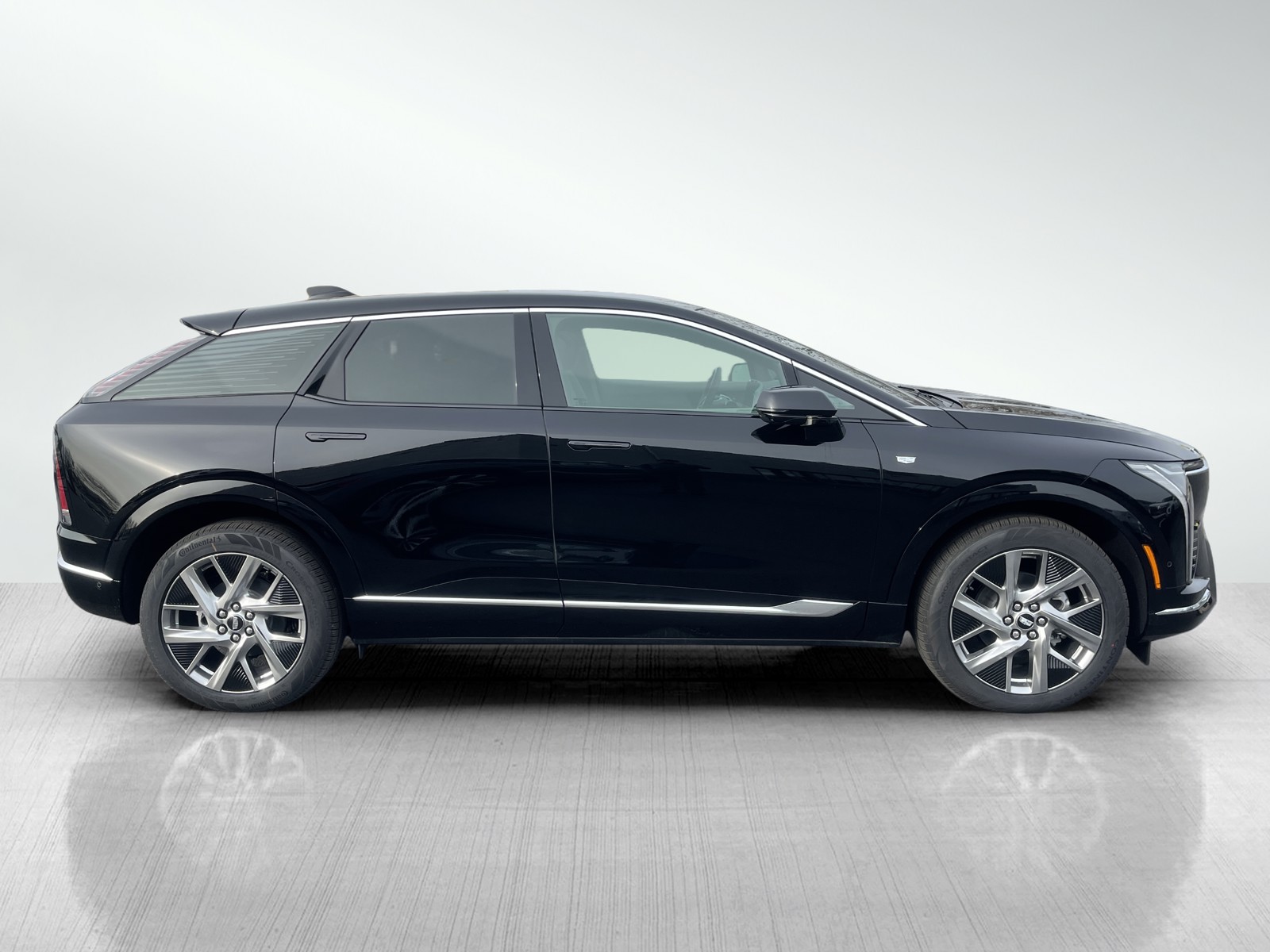 2025 Cadillac Optiq Luxury photo 4