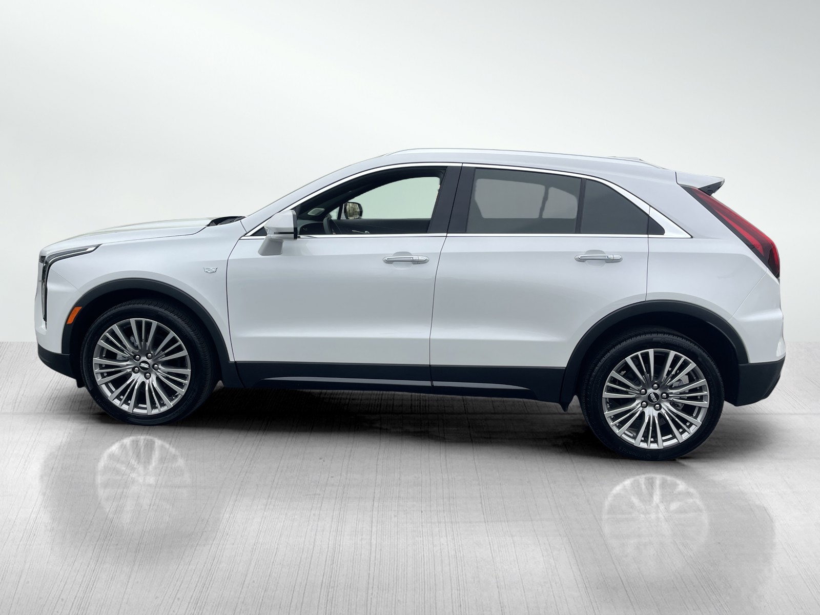 2024 Cadillac XT4 Premium Luxury photo 3