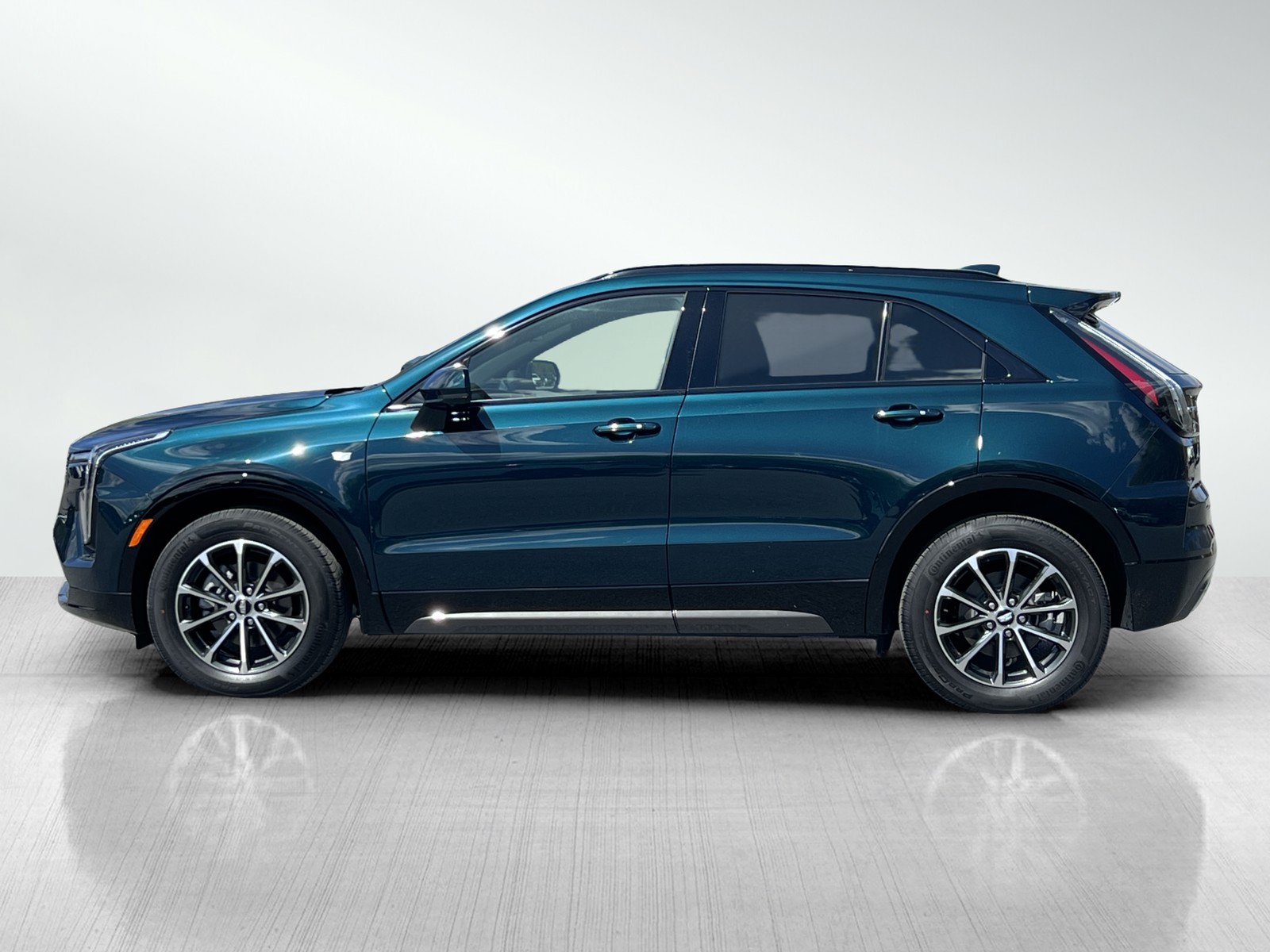 2025 Cadillac XT4 Sport photo 4