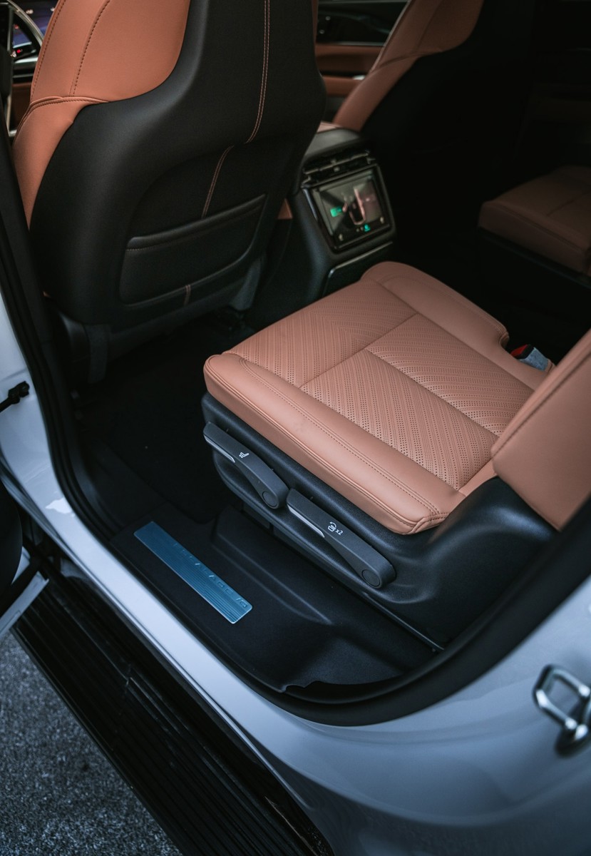 2025 Cadillac Escalade IQ Sport photo 11