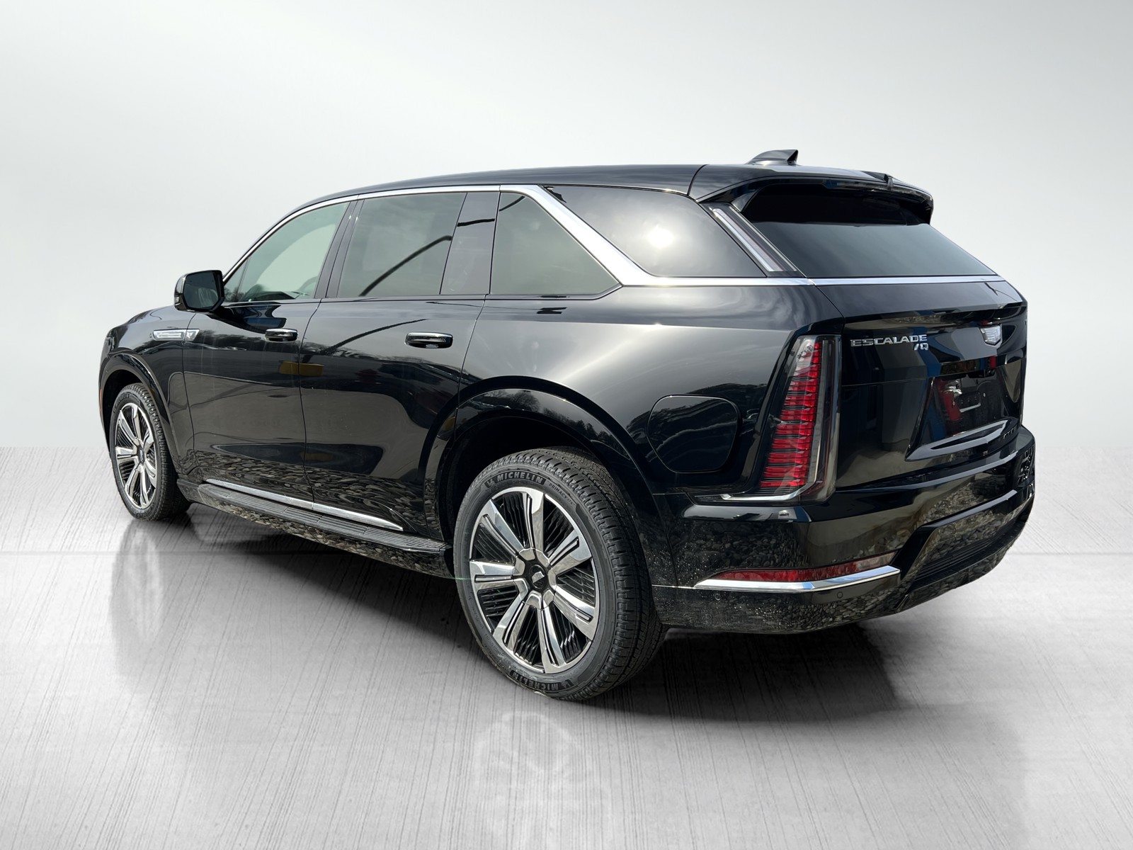 2025 Cadillac Escalade IQ Luxury photo 4