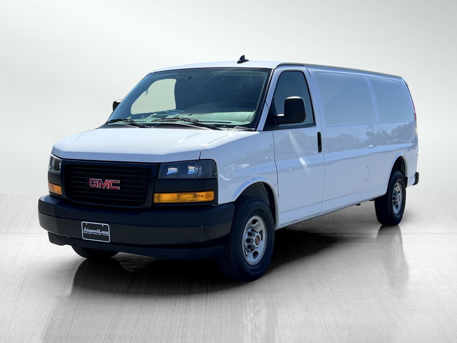 2023 Gmc Savana Cargo 2500 photo 2