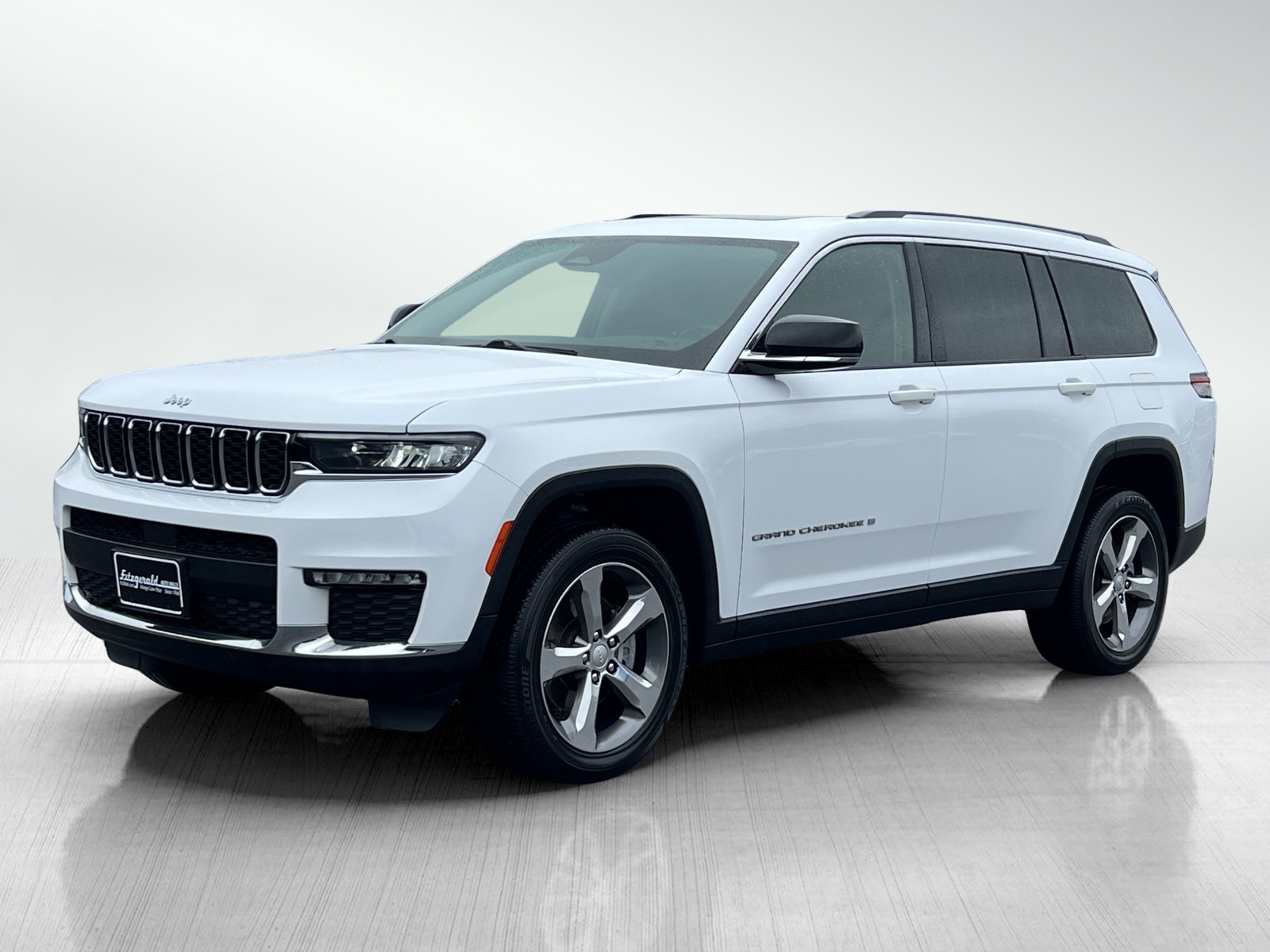 2022 Jeep Grand Cherokee Limited photo 2