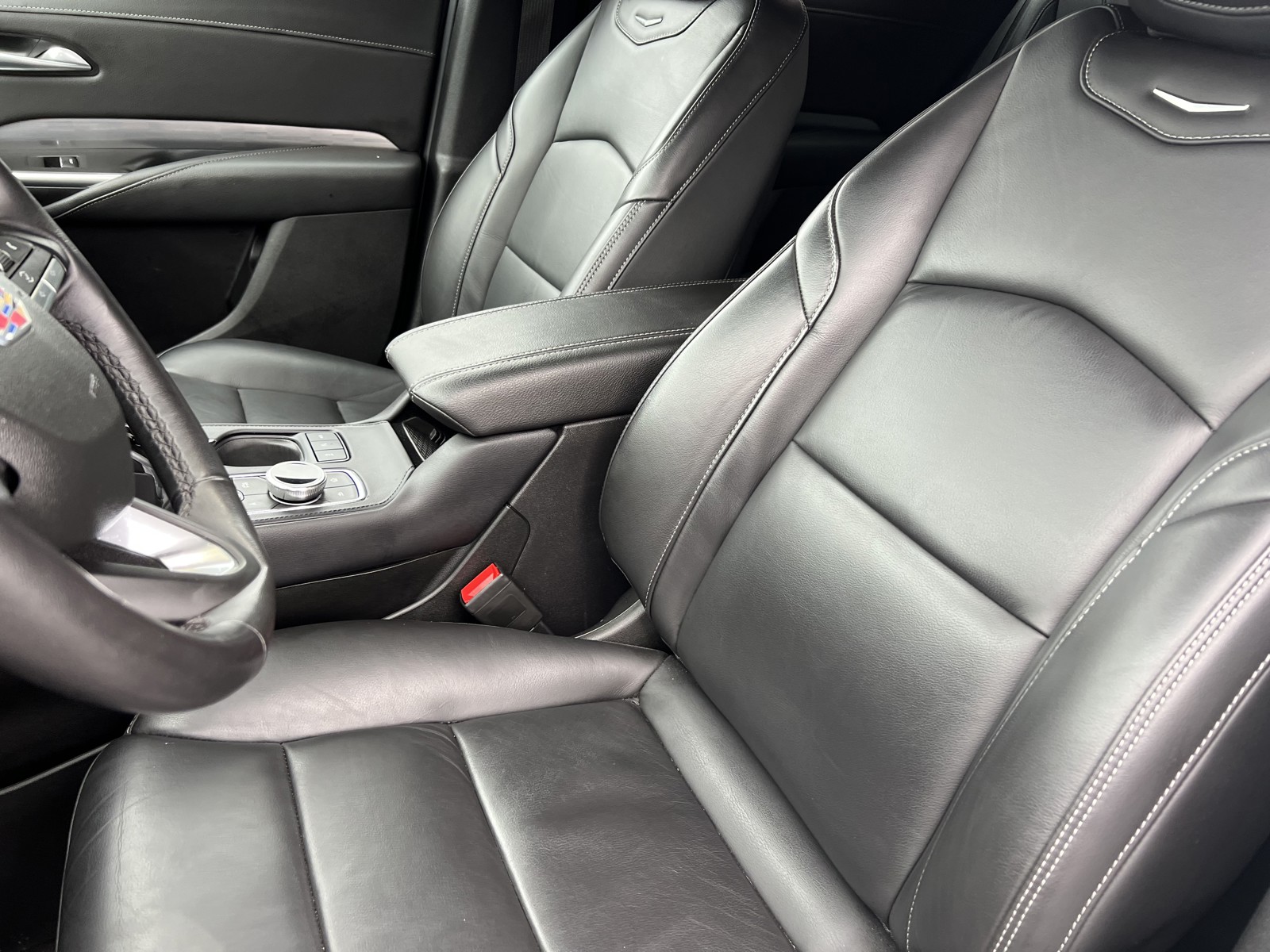 2024 Cadillac XT4 Premium Luxury photo 11