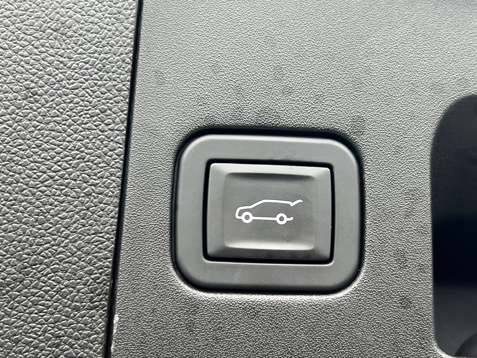 2024 Cadillac XT4 Premium Luxury photo 14
