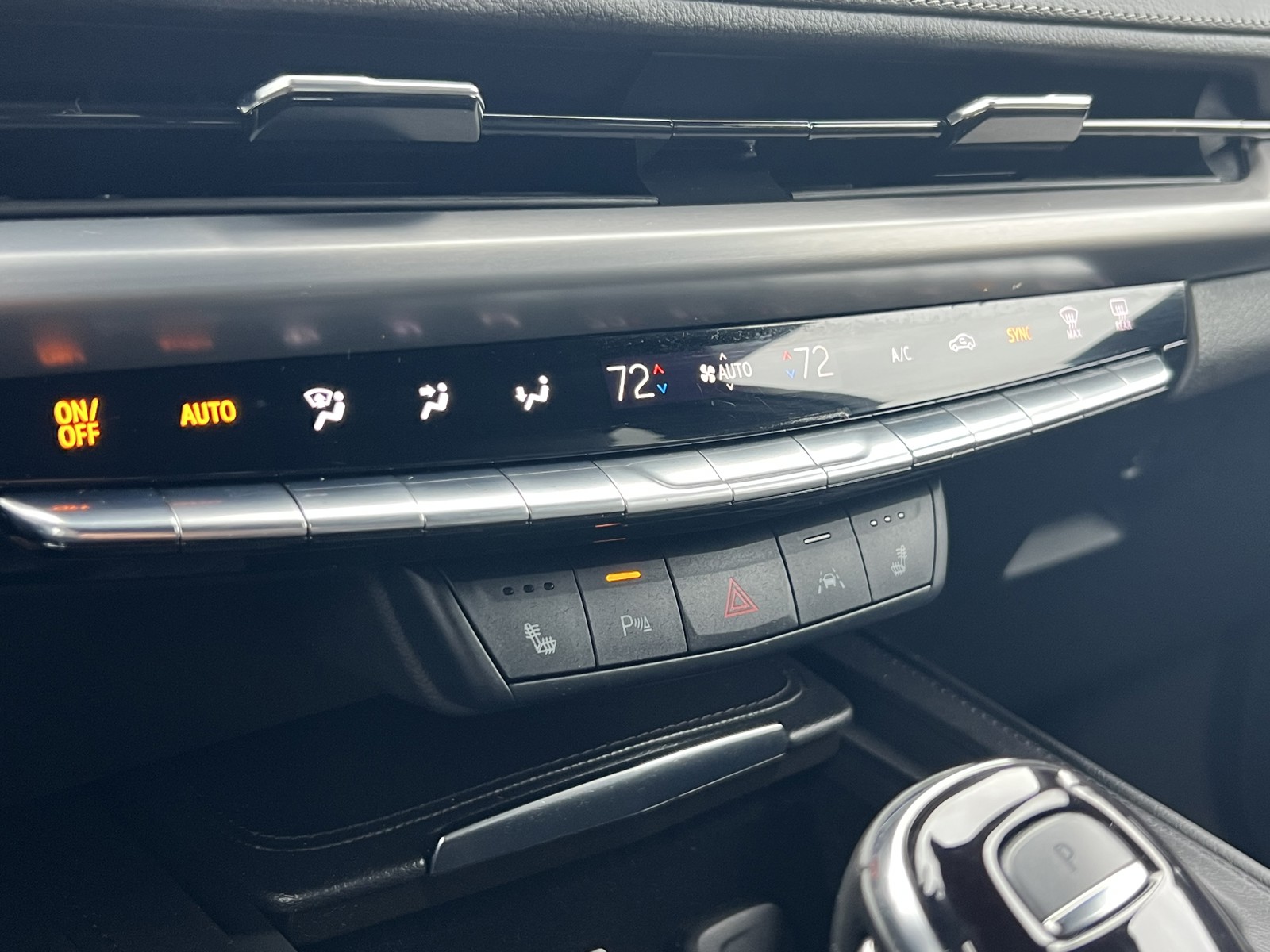 2024 Cadillac XT4 Premium Luxury photo 24