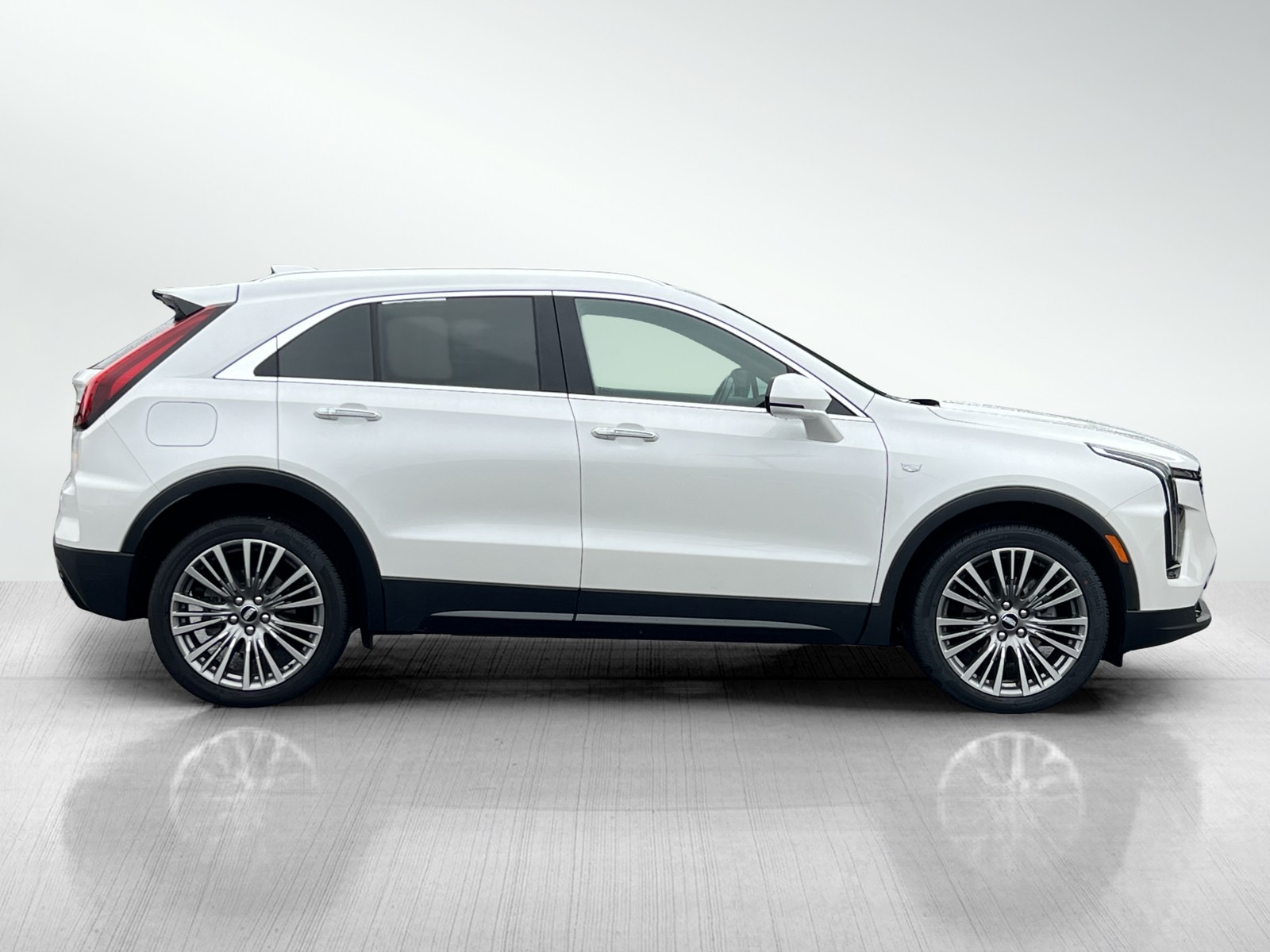 2024 Cadillac XT4 Premium Luxury photo 3