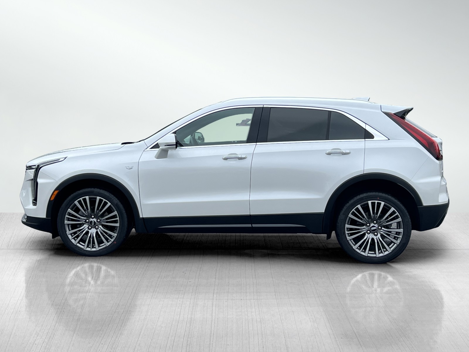 2024 Cadillac XT4 Premium Luxury photo 4