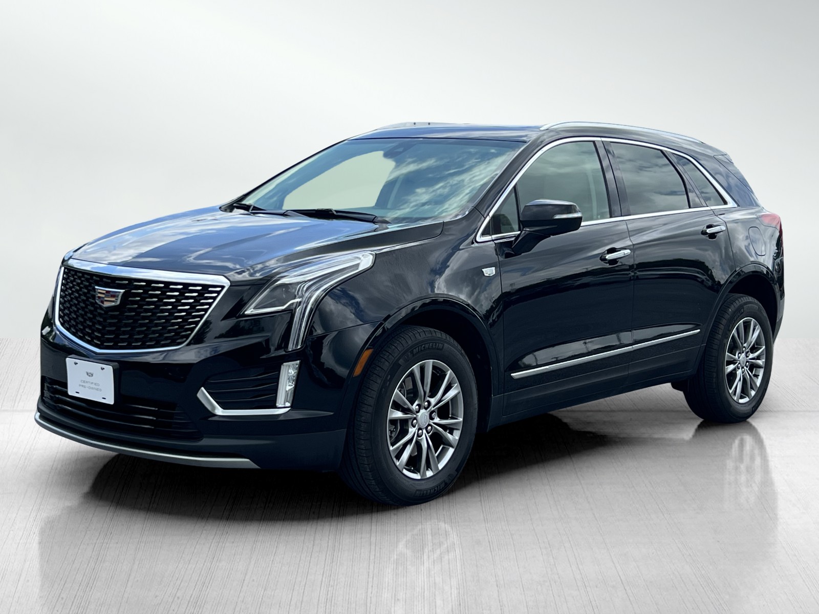 2021 Cadillac XT5 Premium Luxury photo 2