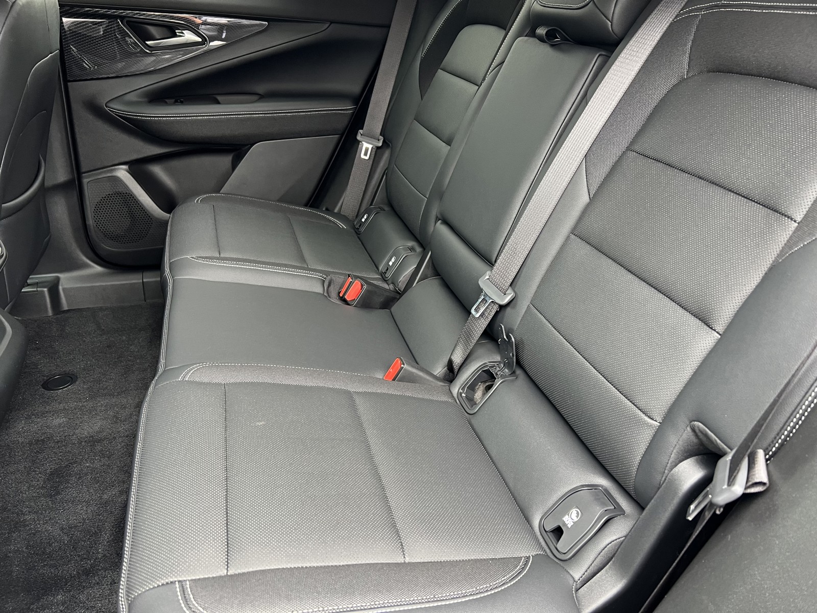 2024 Chevrolet Blazer EV 2LT photo 13