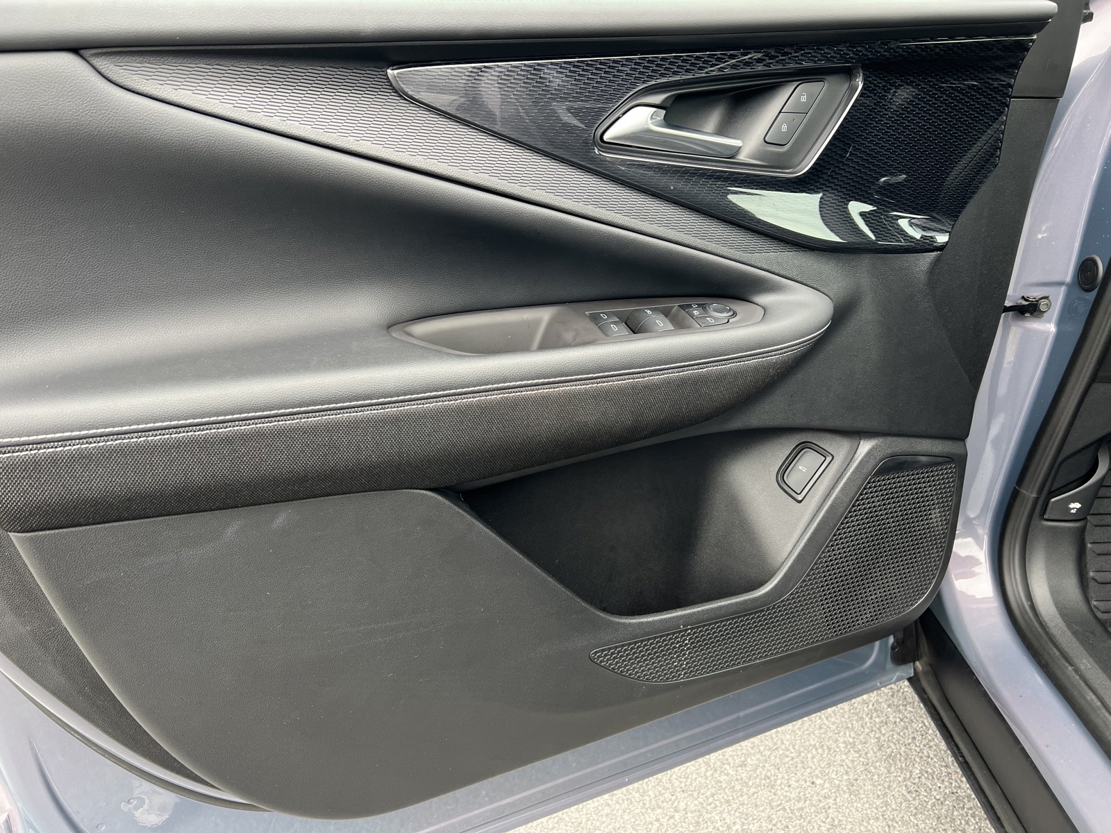 2024 Chevrolet Blazer EV 2LT photo 15
