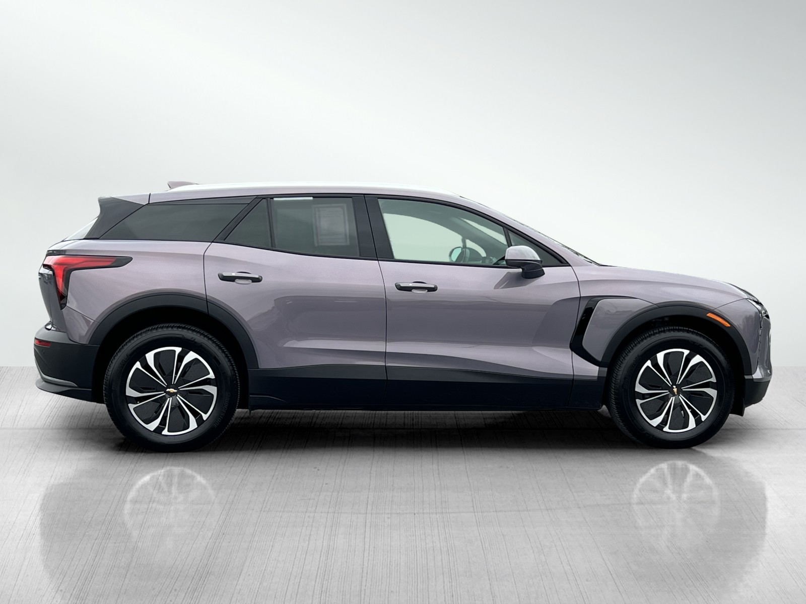 2024 Chevrolet Blazer EV 2LT photo 3