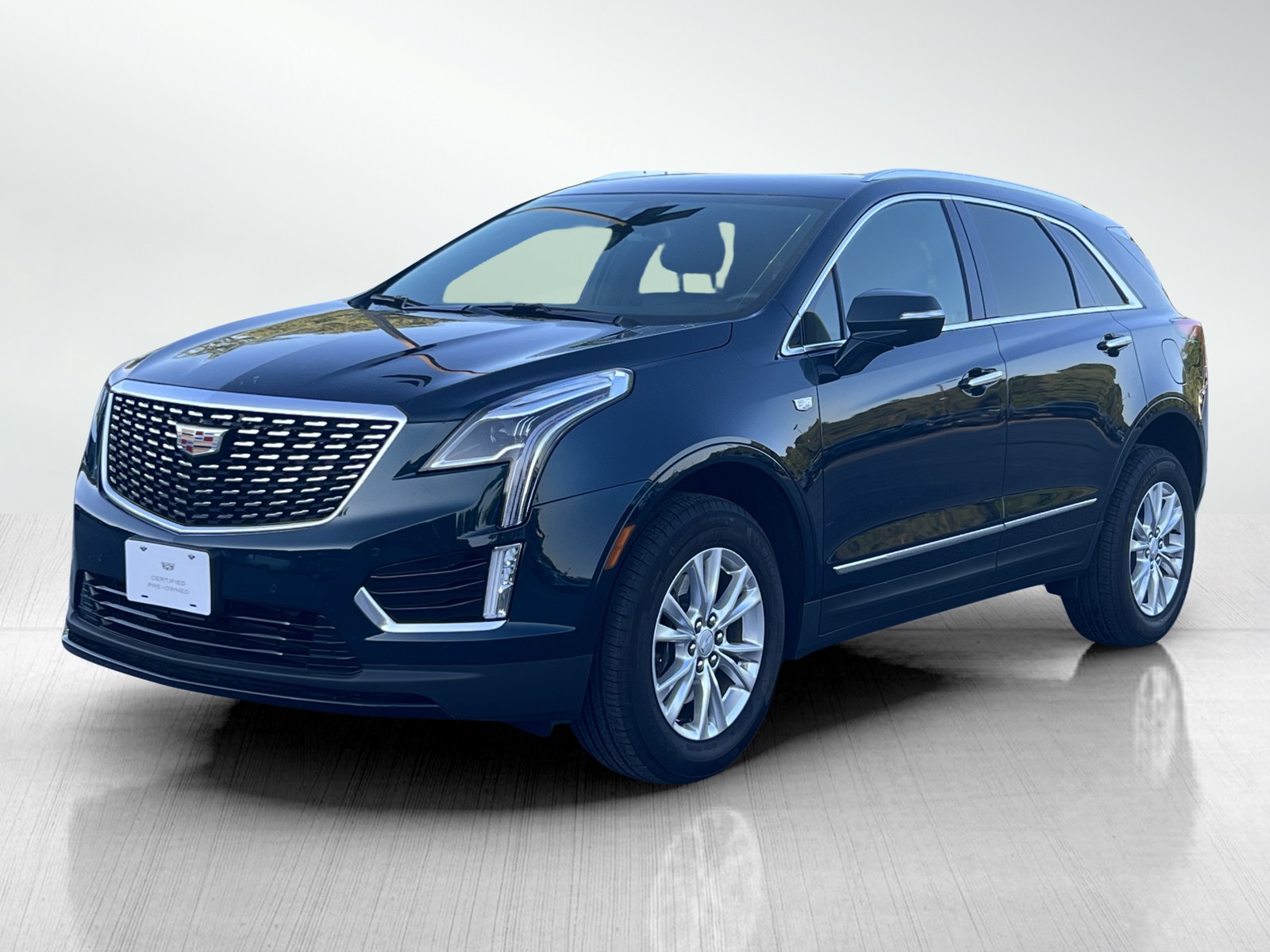2024 Cadillac XT5 Luxury photo 2