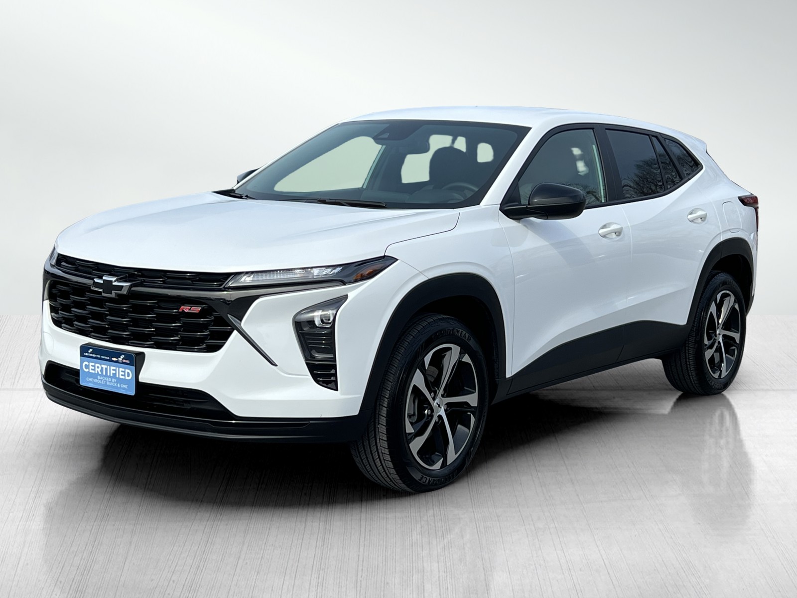 2024 Chevrolet Trax photo 2
