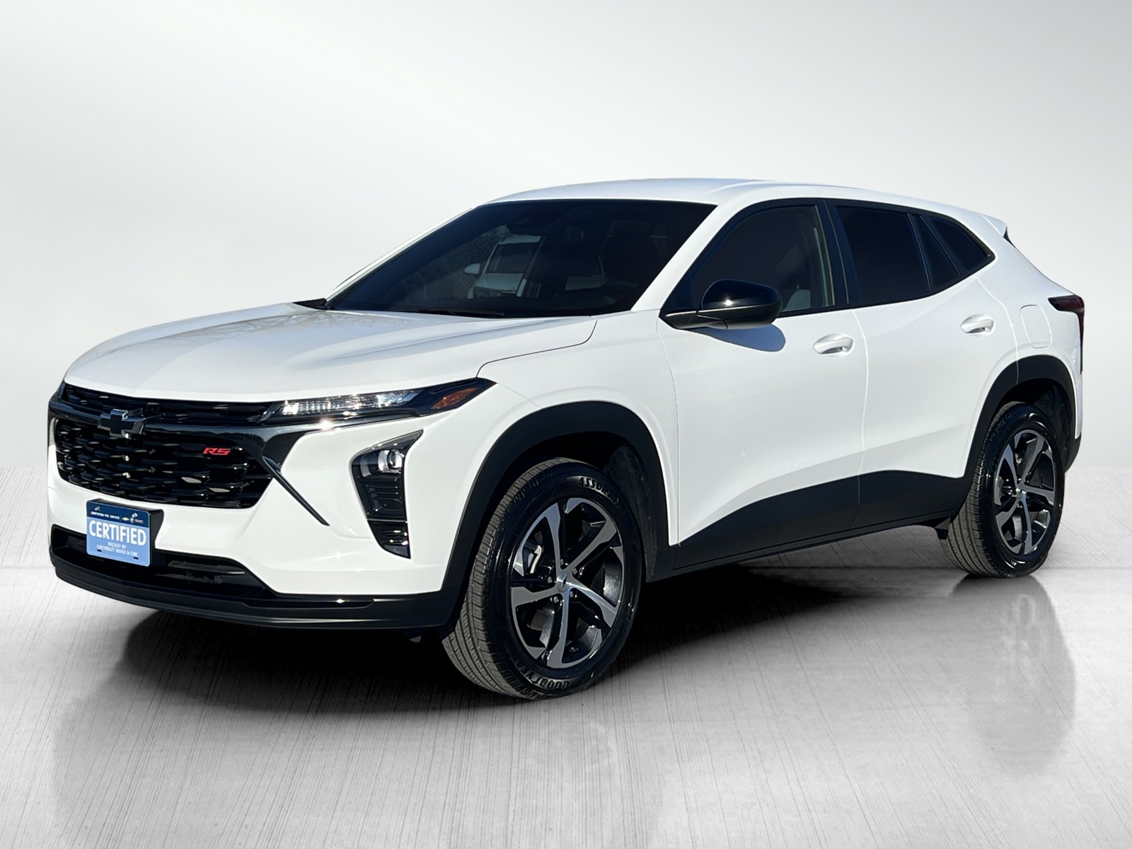 2024 Chevrolet Trax photo 2